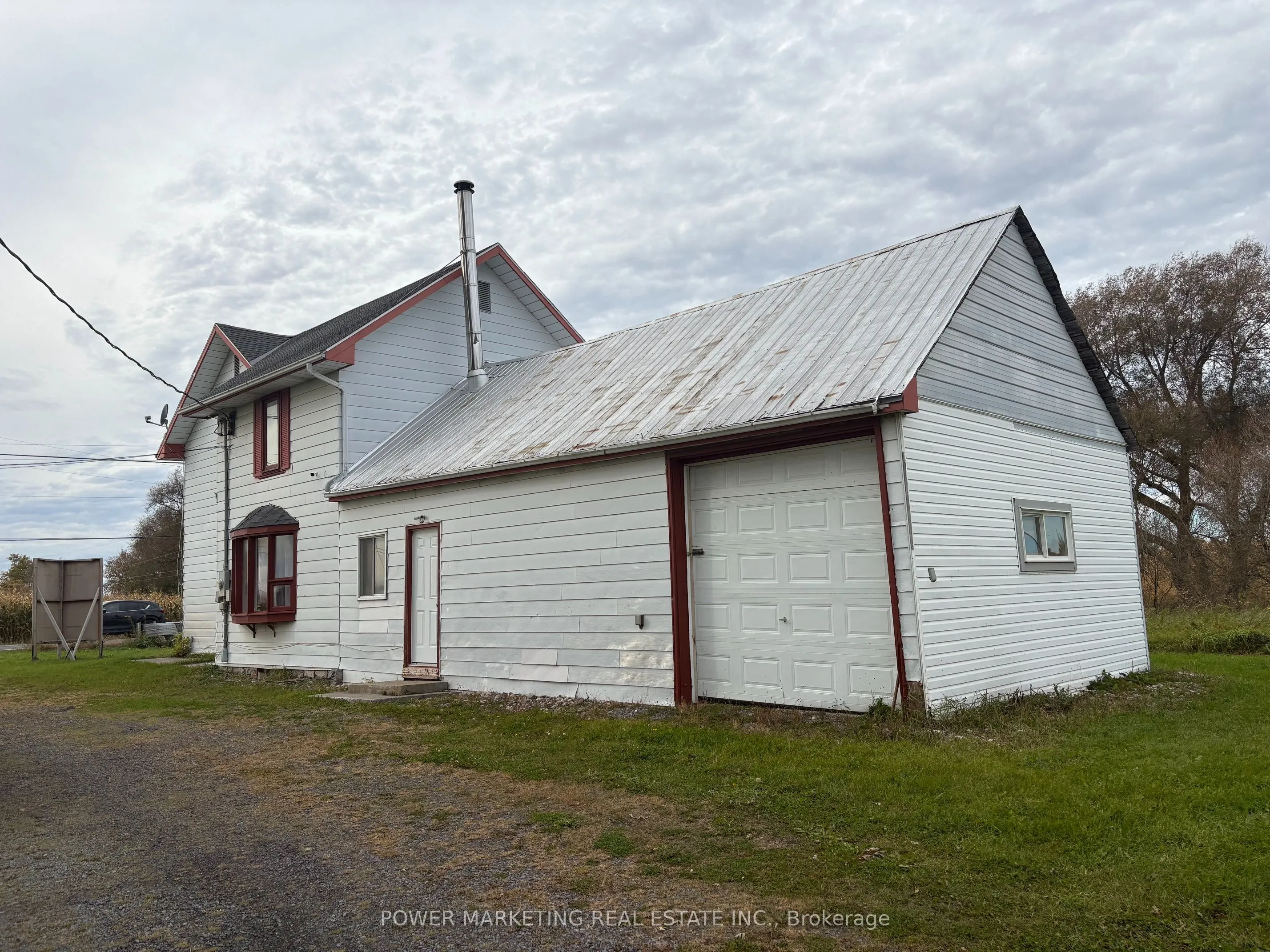 955 ST GUILLAUME Road