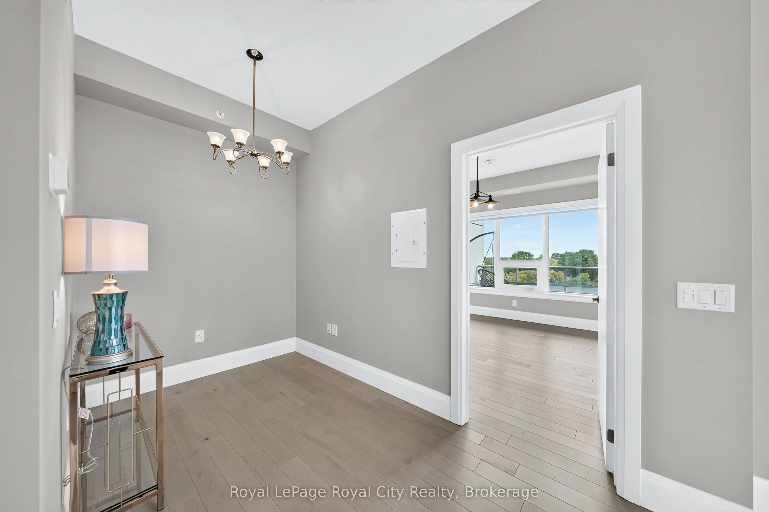73 Arthur Street S #504