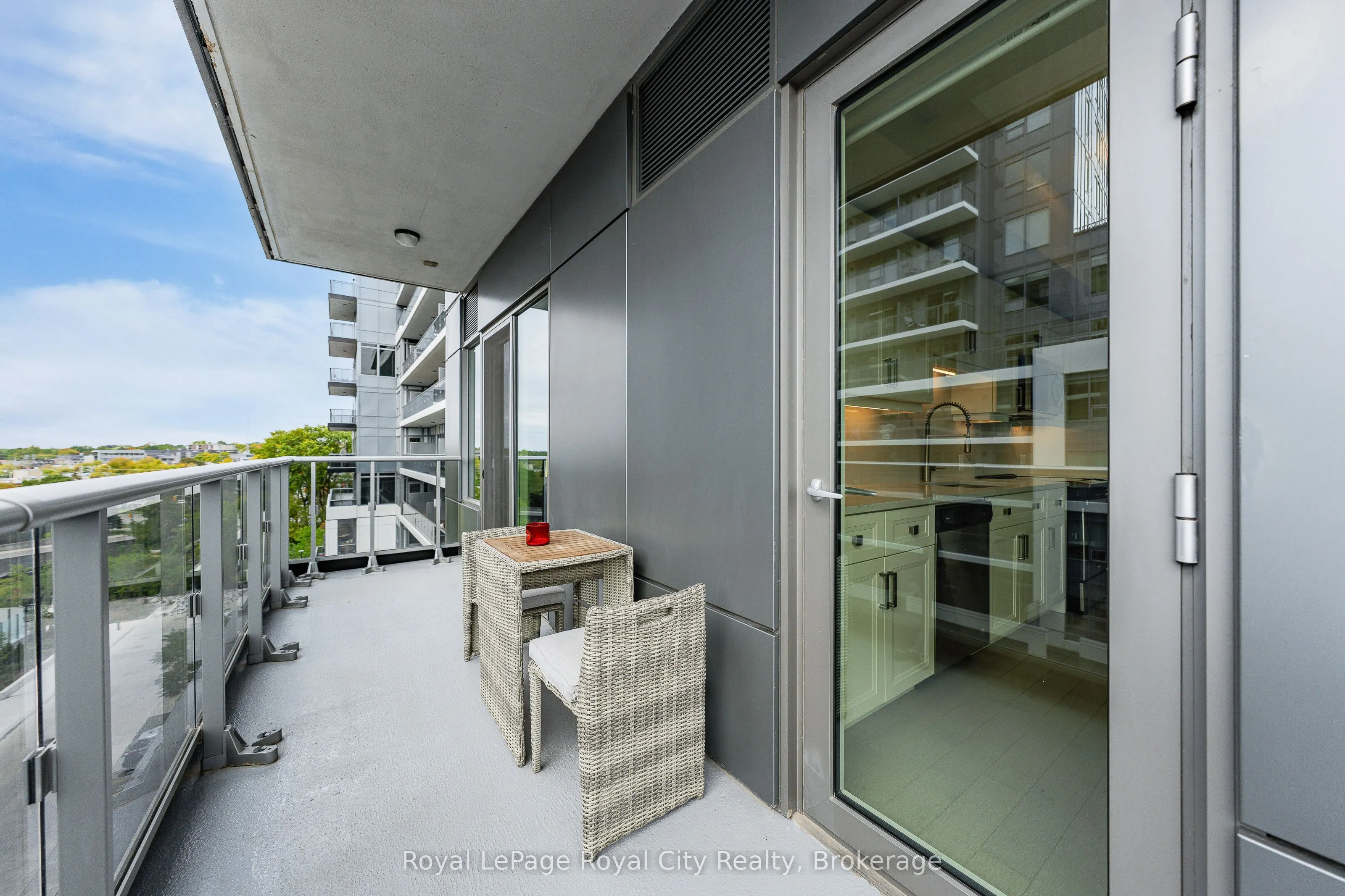 73 Arthur Street S #504