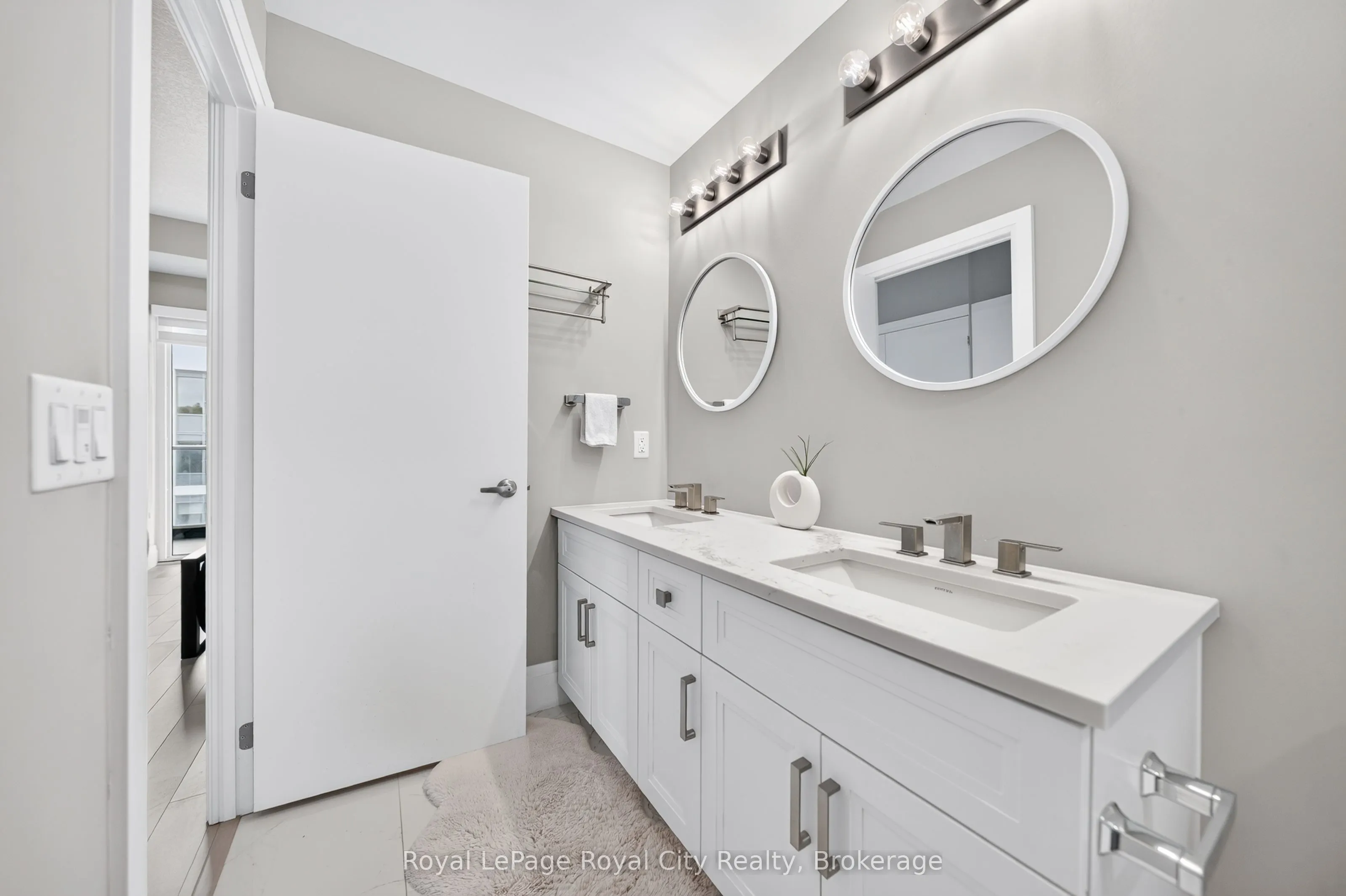 73 Arthur Street S #504