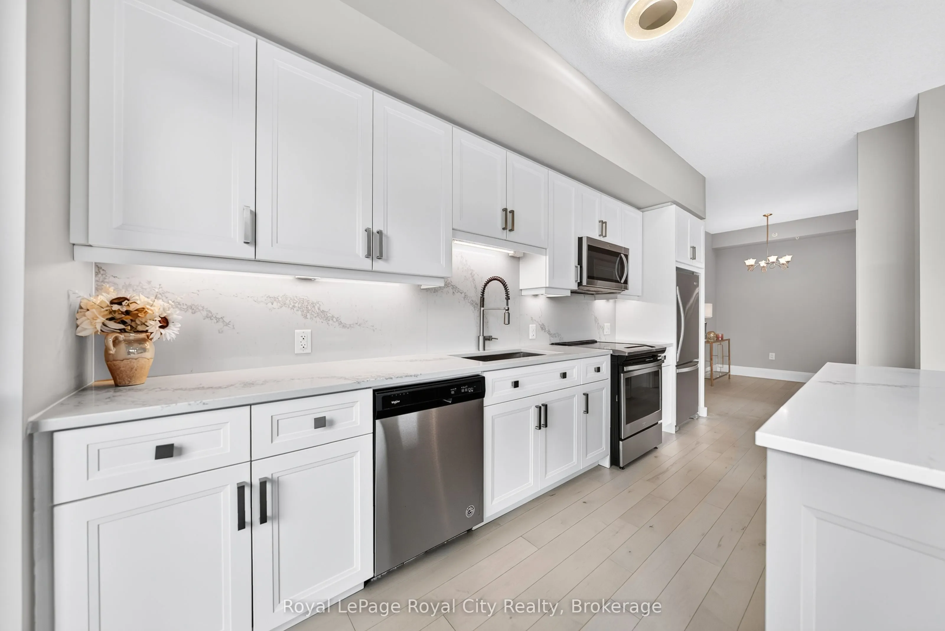 73 Arthur Street S #504