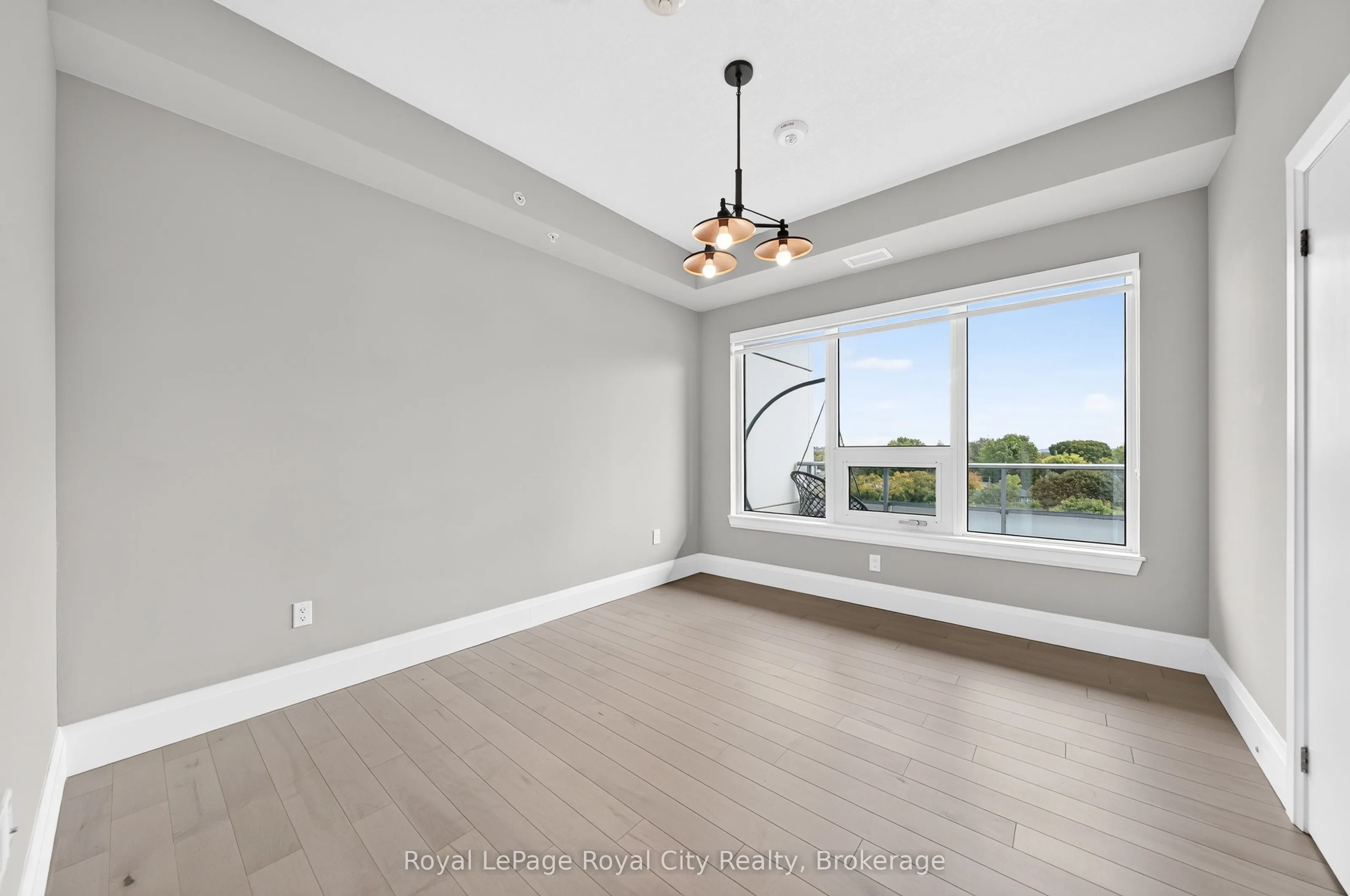 73 Arthur Street S #504