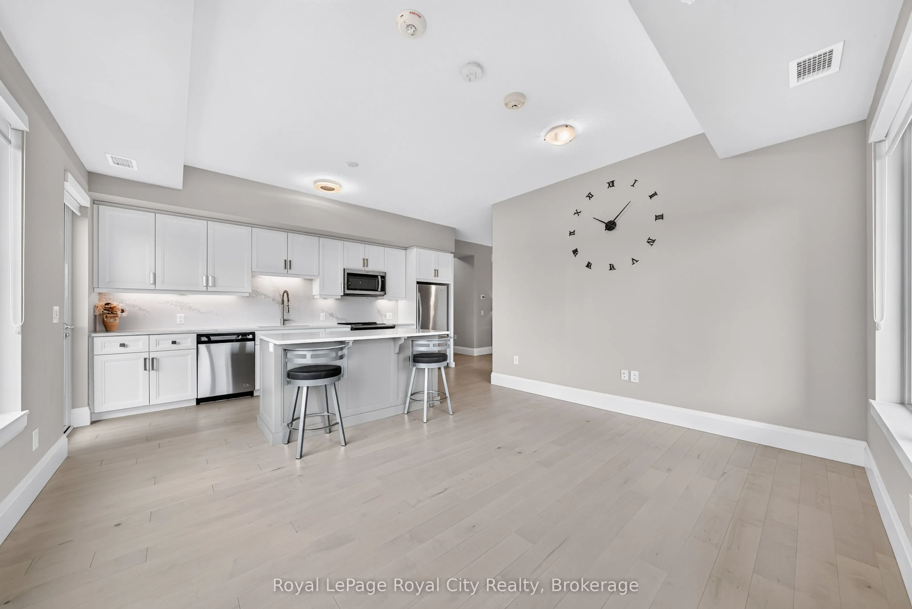 73 Arthur Street S #504