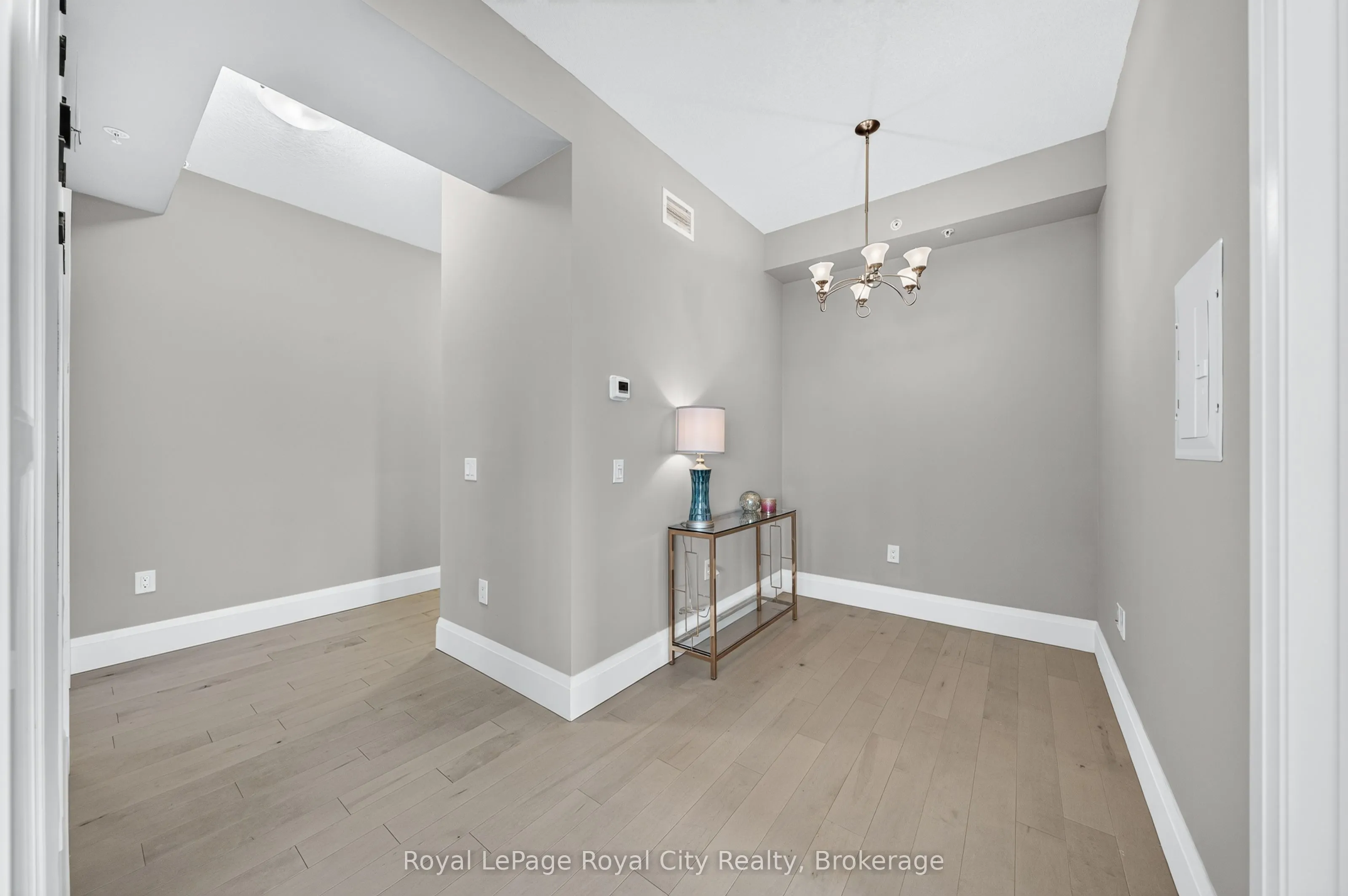 73 Arthur Street S #504