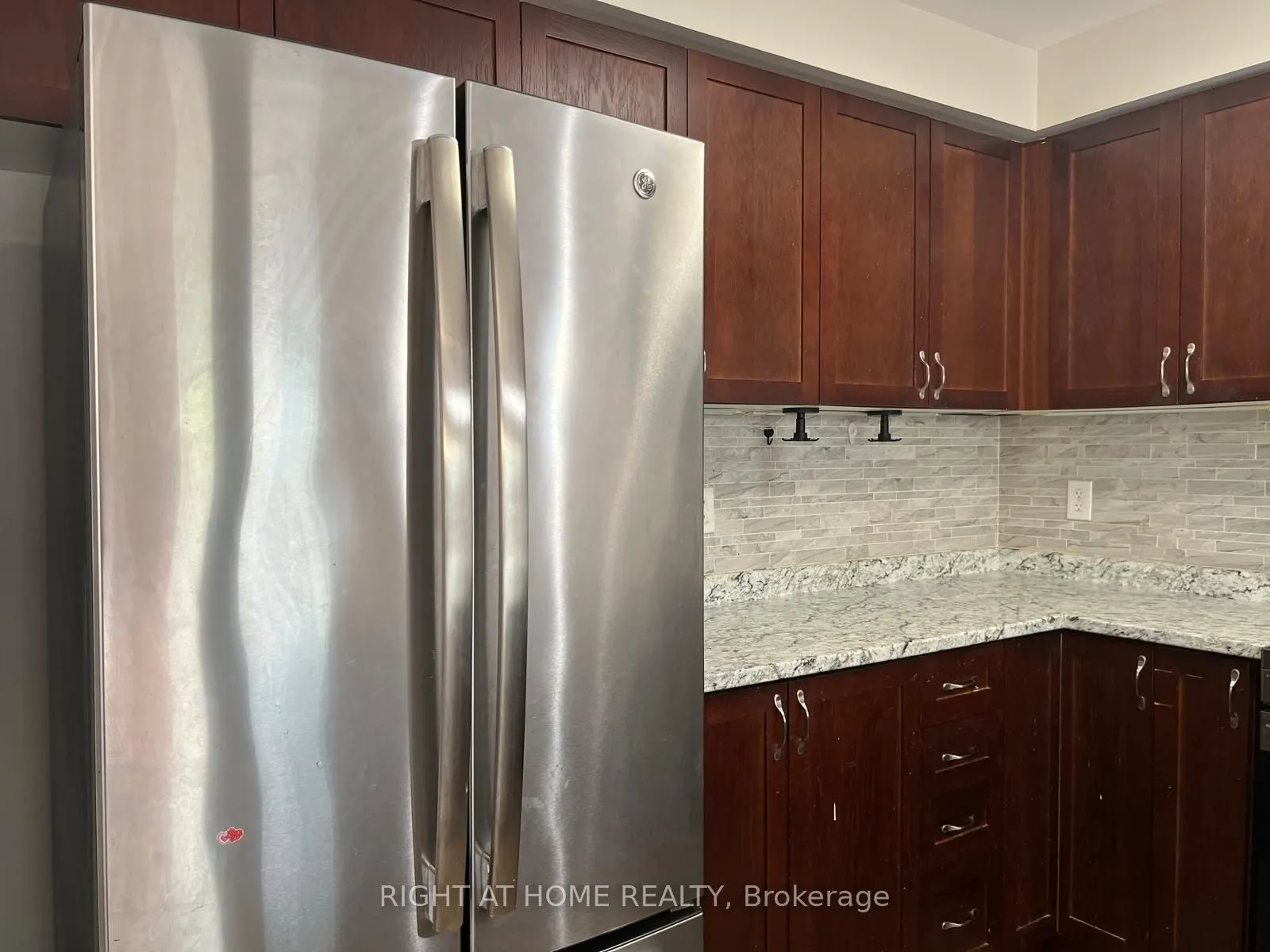 39 Golden Iris Crescent