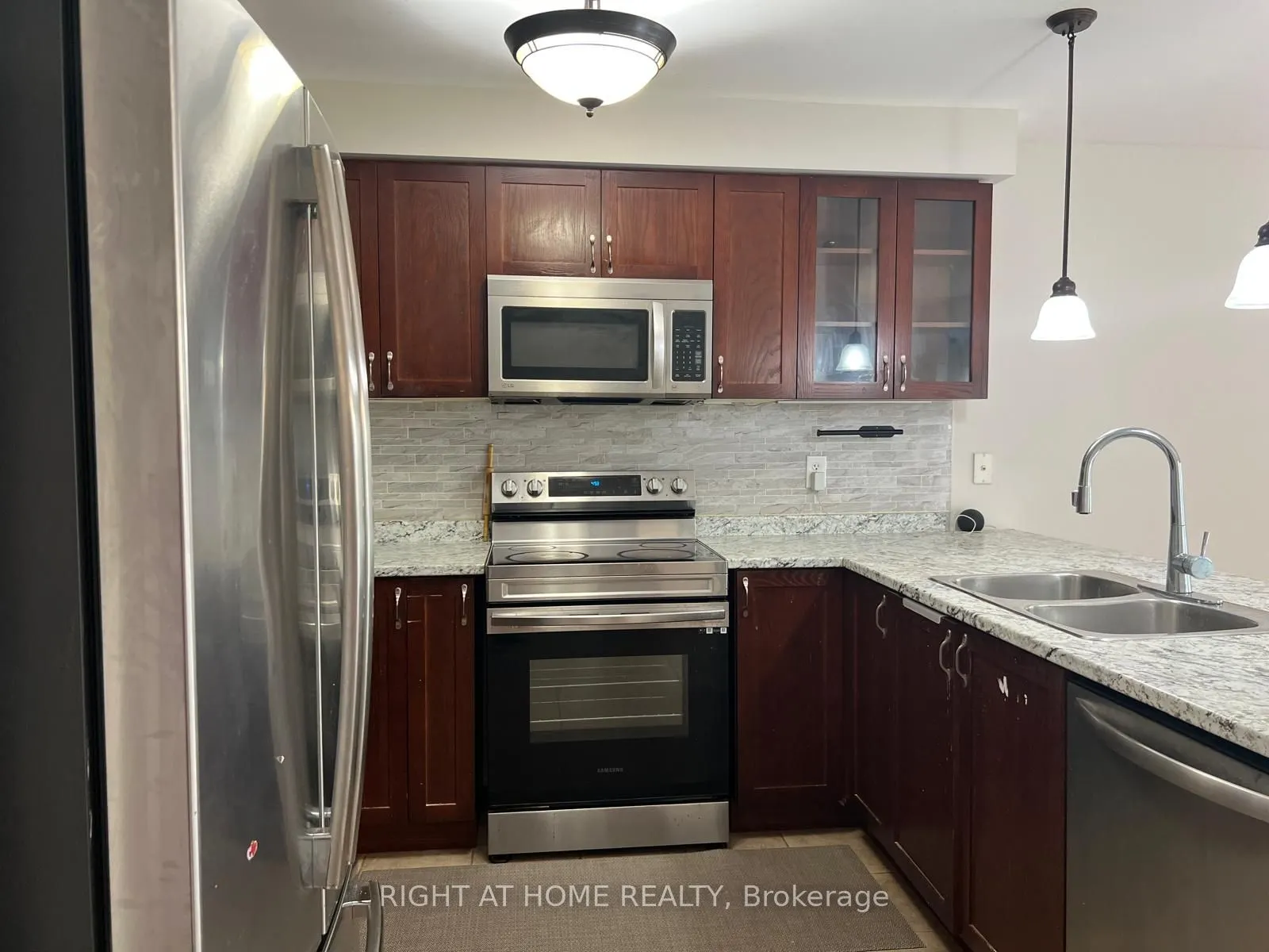 39 Golden Iris Crescent