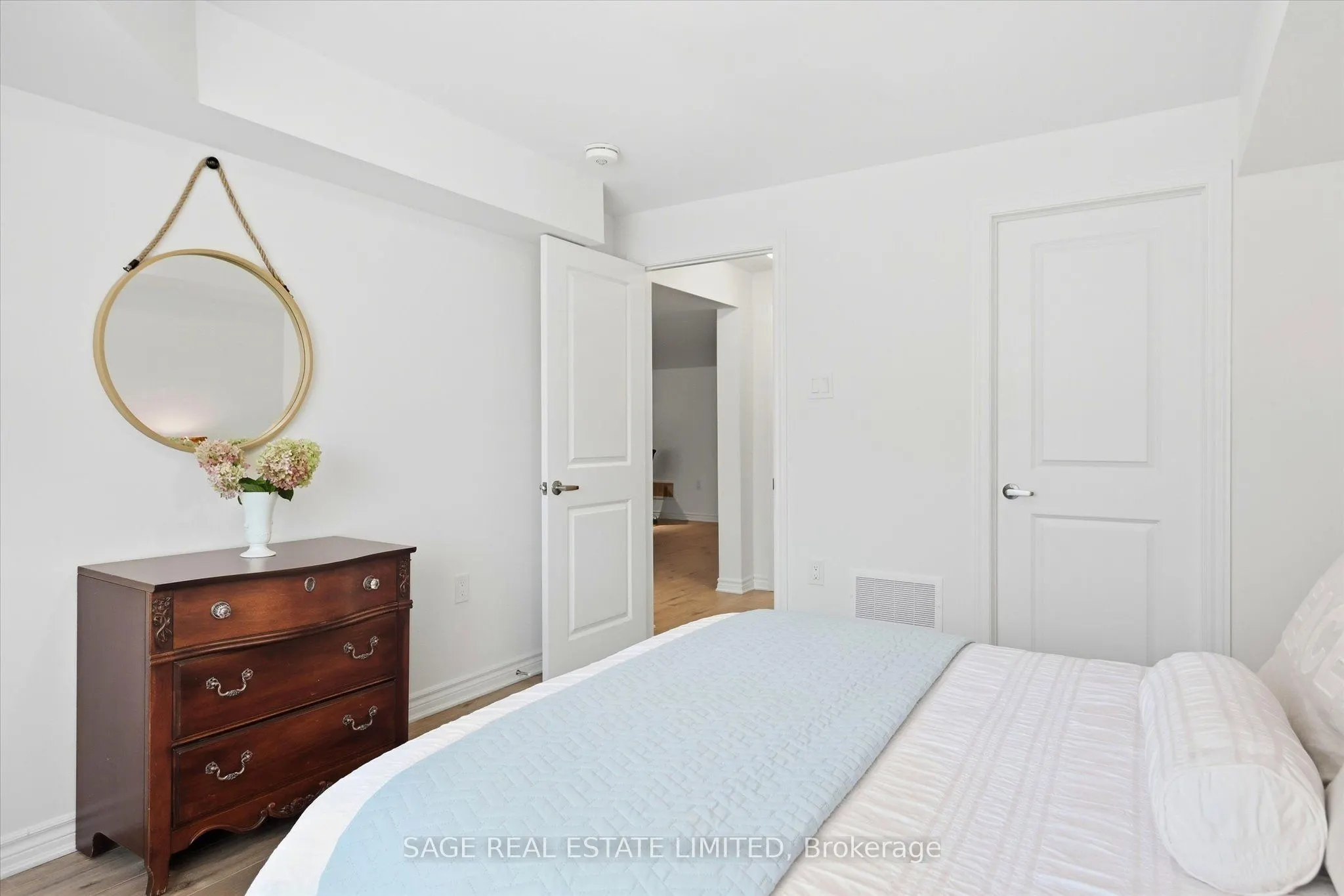 17 Lakewood Crescent #32