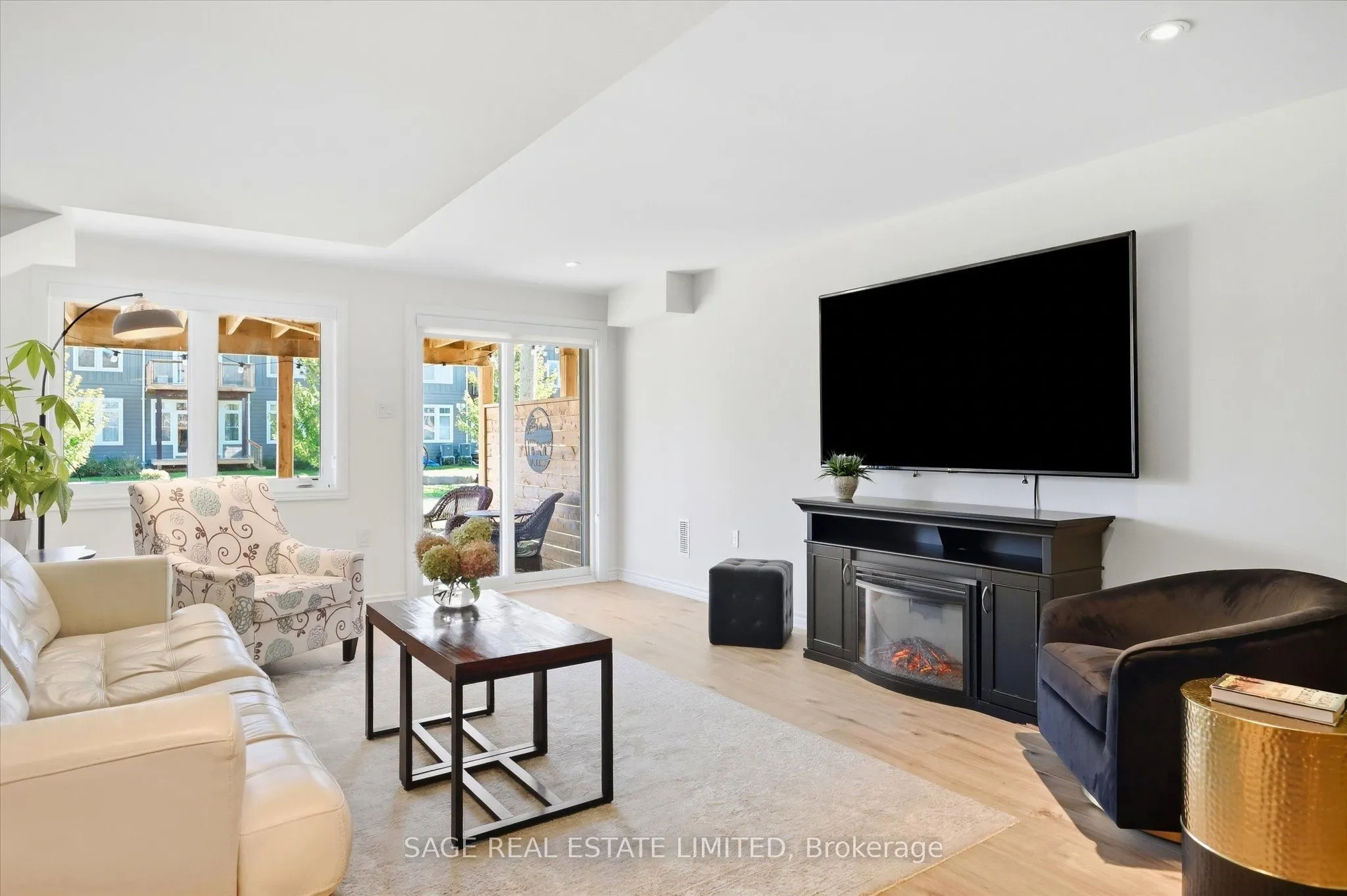 17 Lakewood Crescent #32