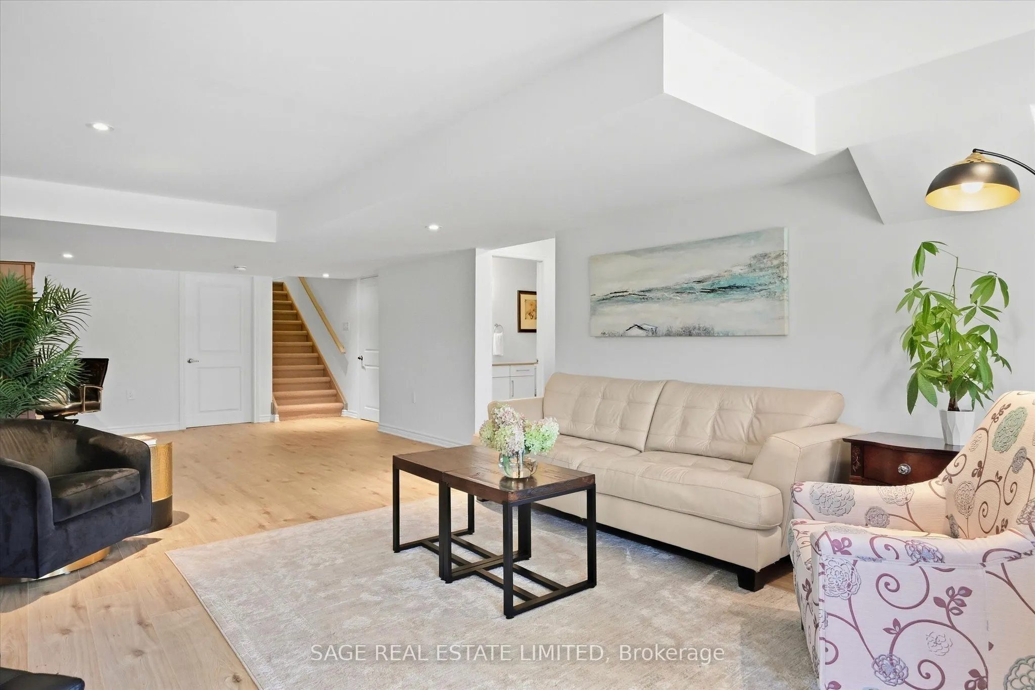17 Lakewood Crescent #32