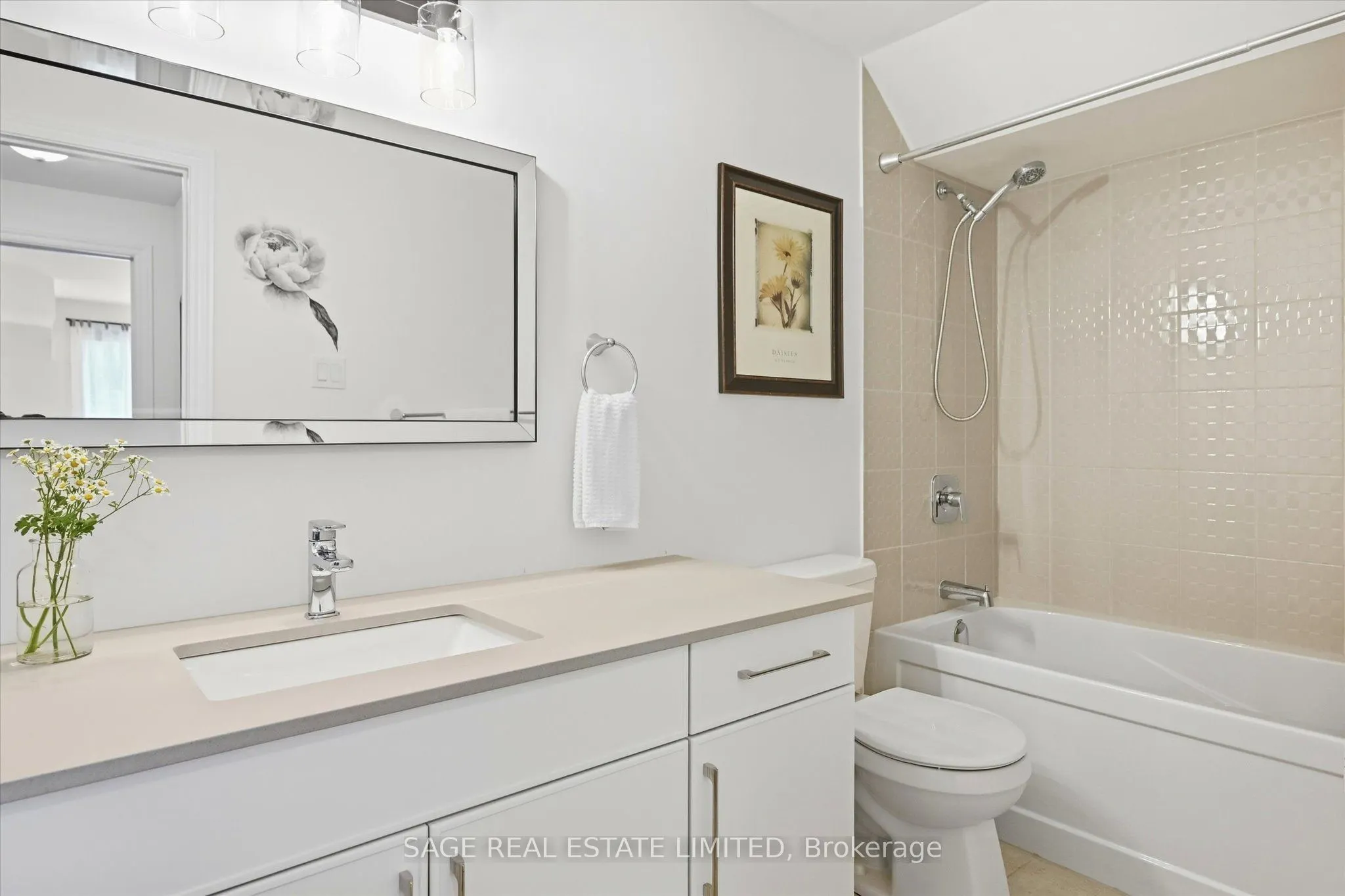17 Lakewood Crescent #32