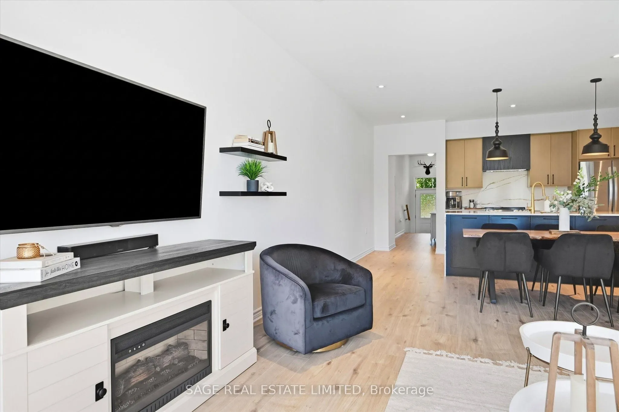17 Lakewood Crescent #32