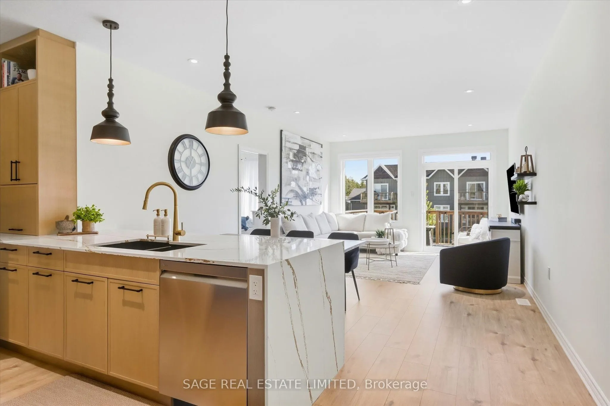 17 Lakewood Crescent #32