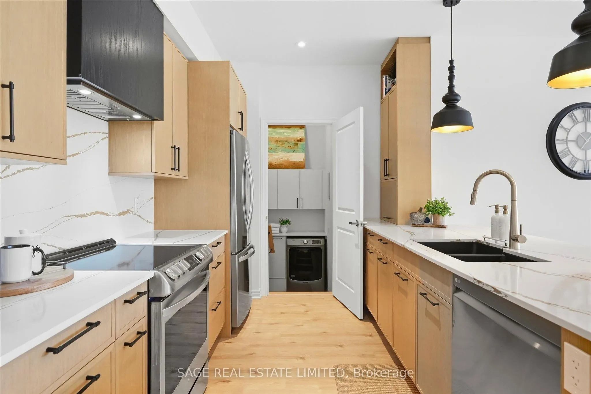 17 Lakewood Crescent #32