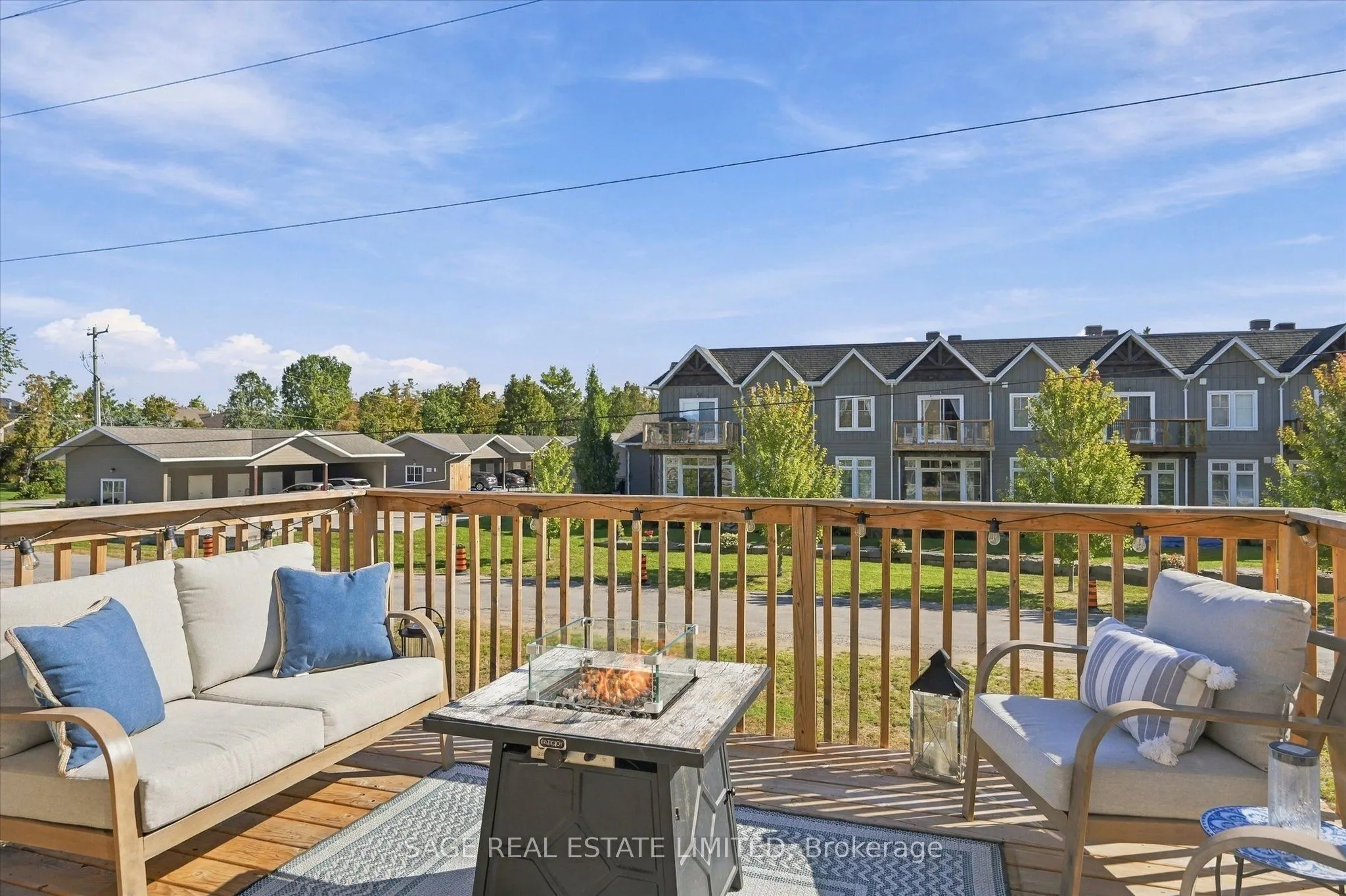 17 Lakewood Crescent #32