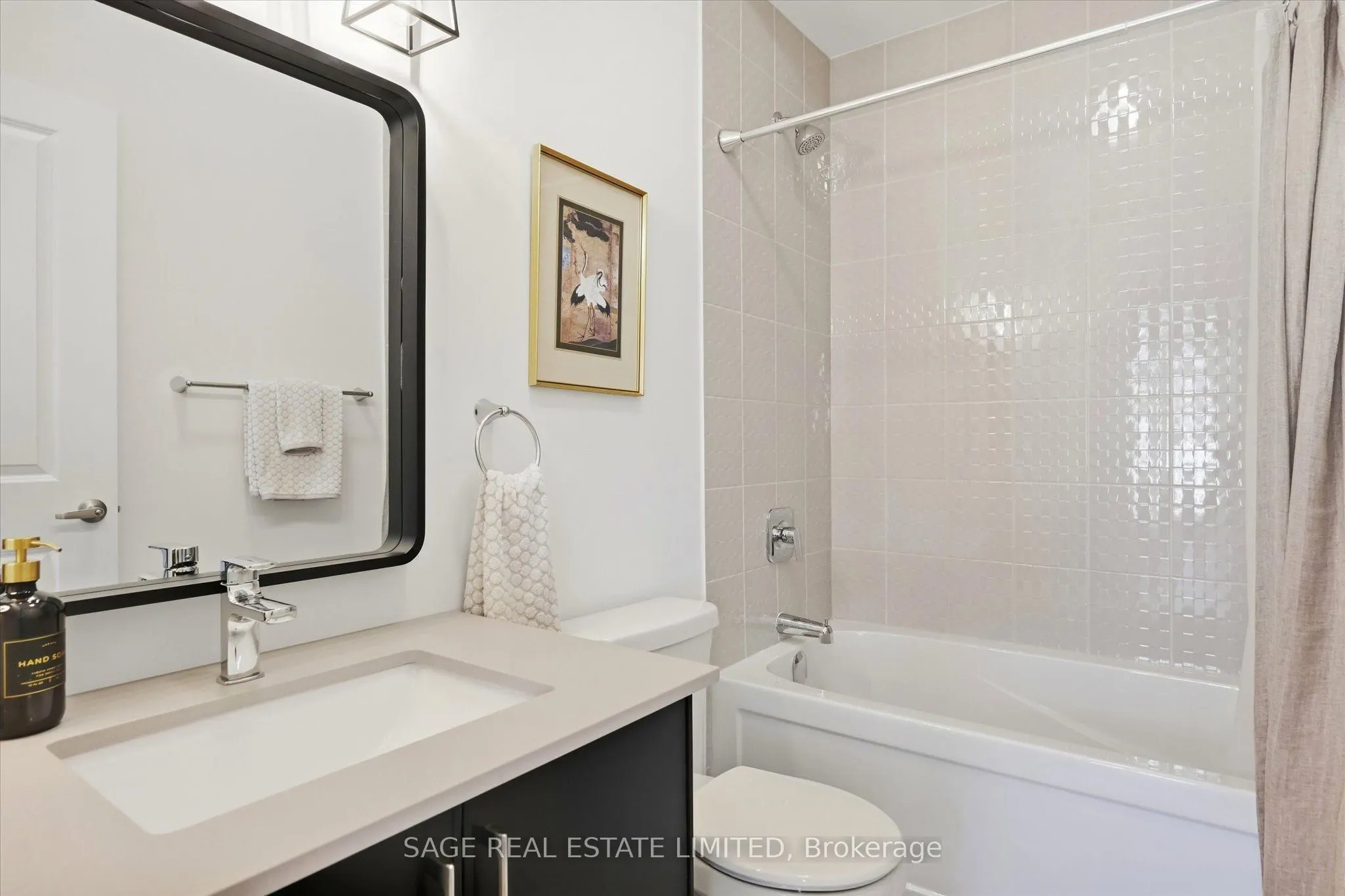17 Lakewood Crescent #32