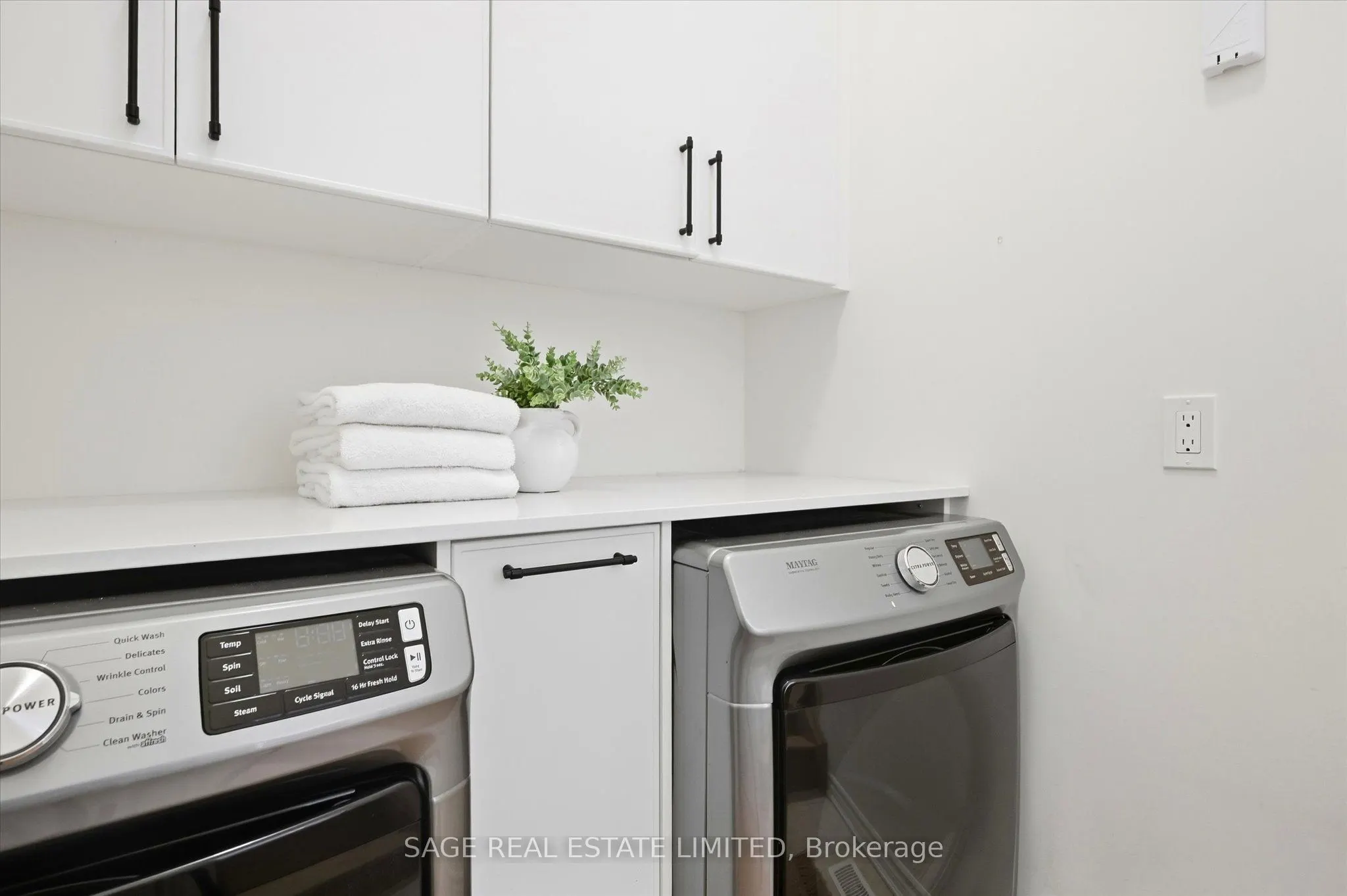17 Lakewood Crescent #32