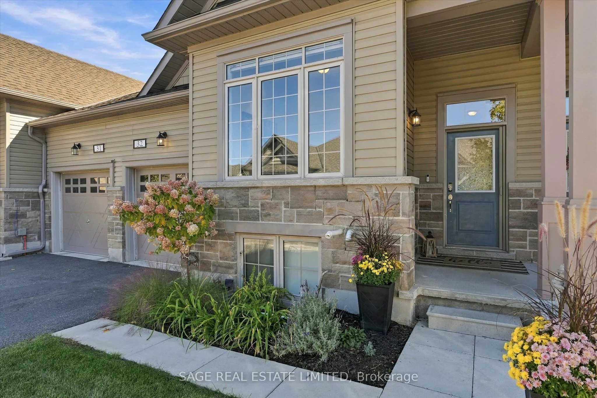 17 Lakewood Crescent #32