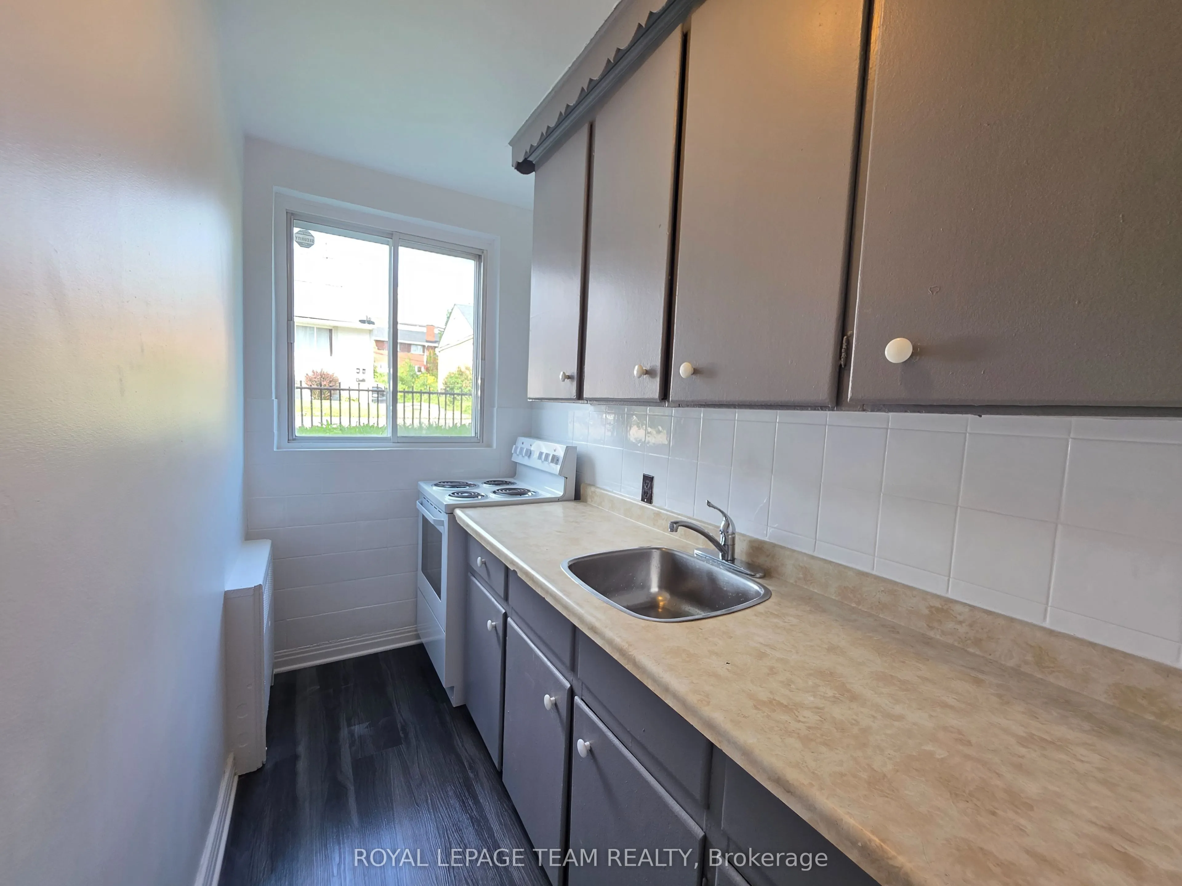 187 Unit 2 Bradley Avenue