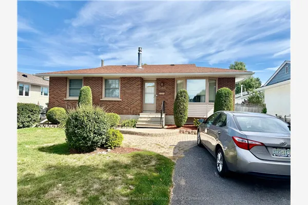 508 Cambrian Crescent