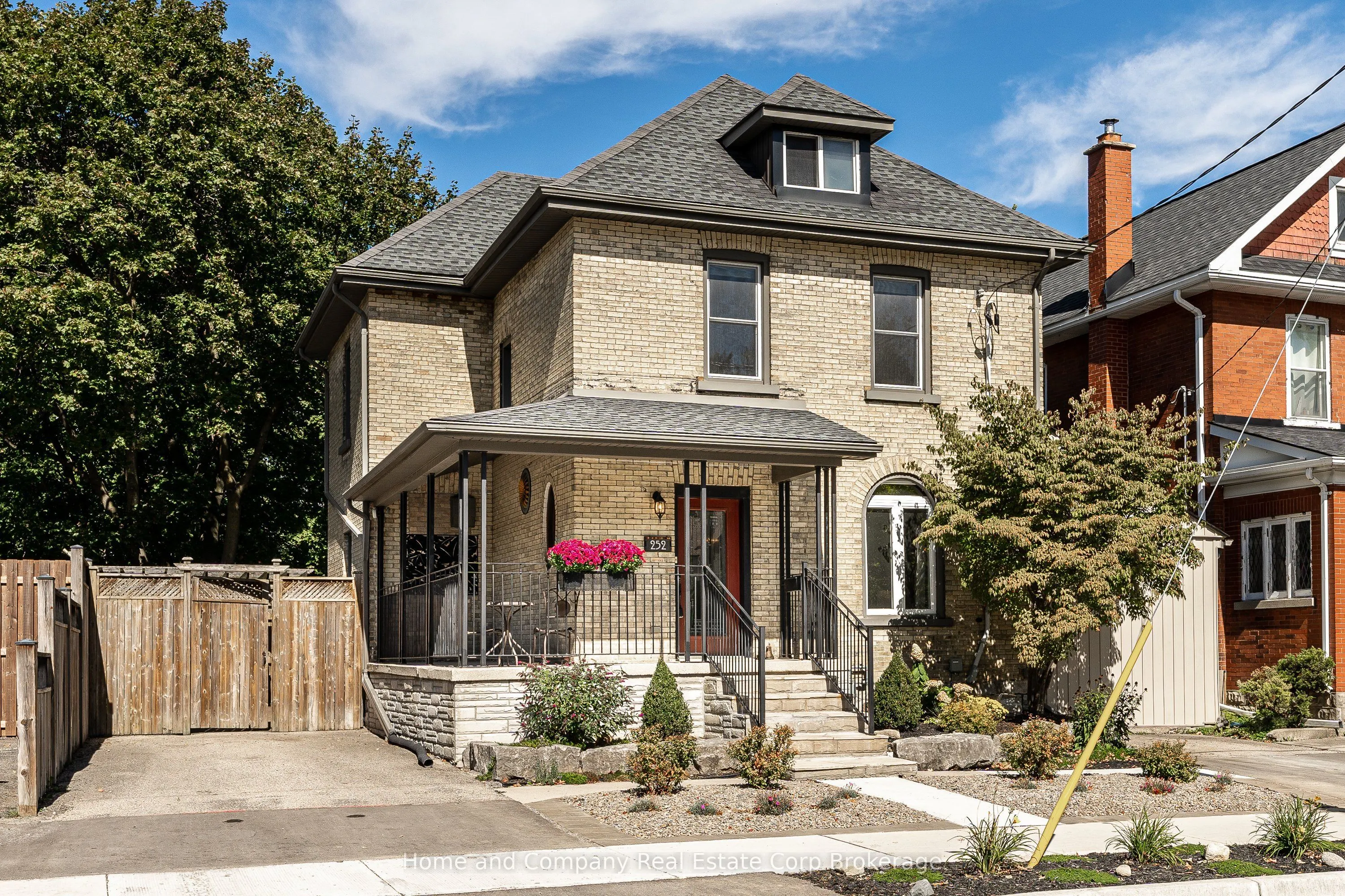 252 Albert Street