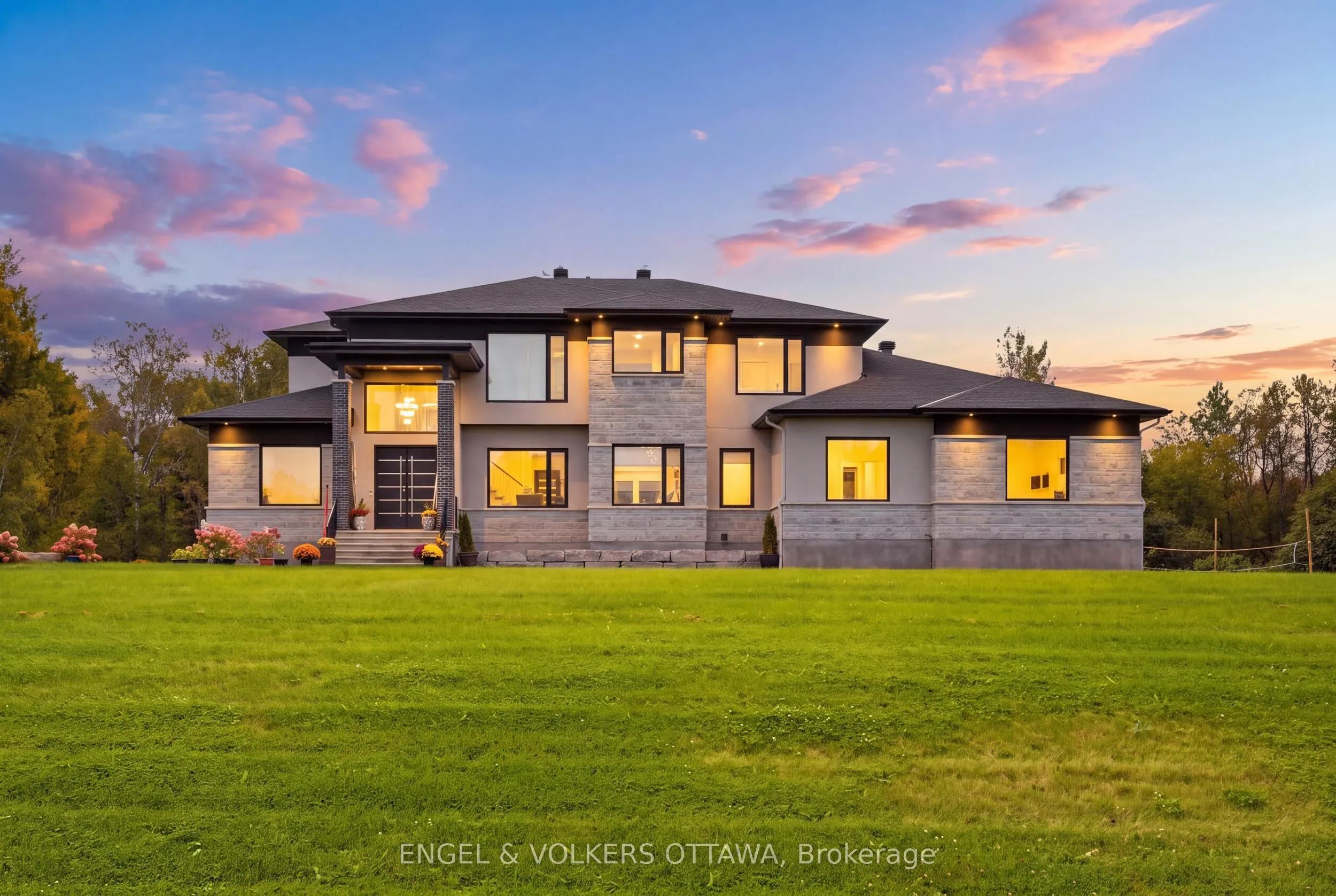 1057 Green Jacket Crescent