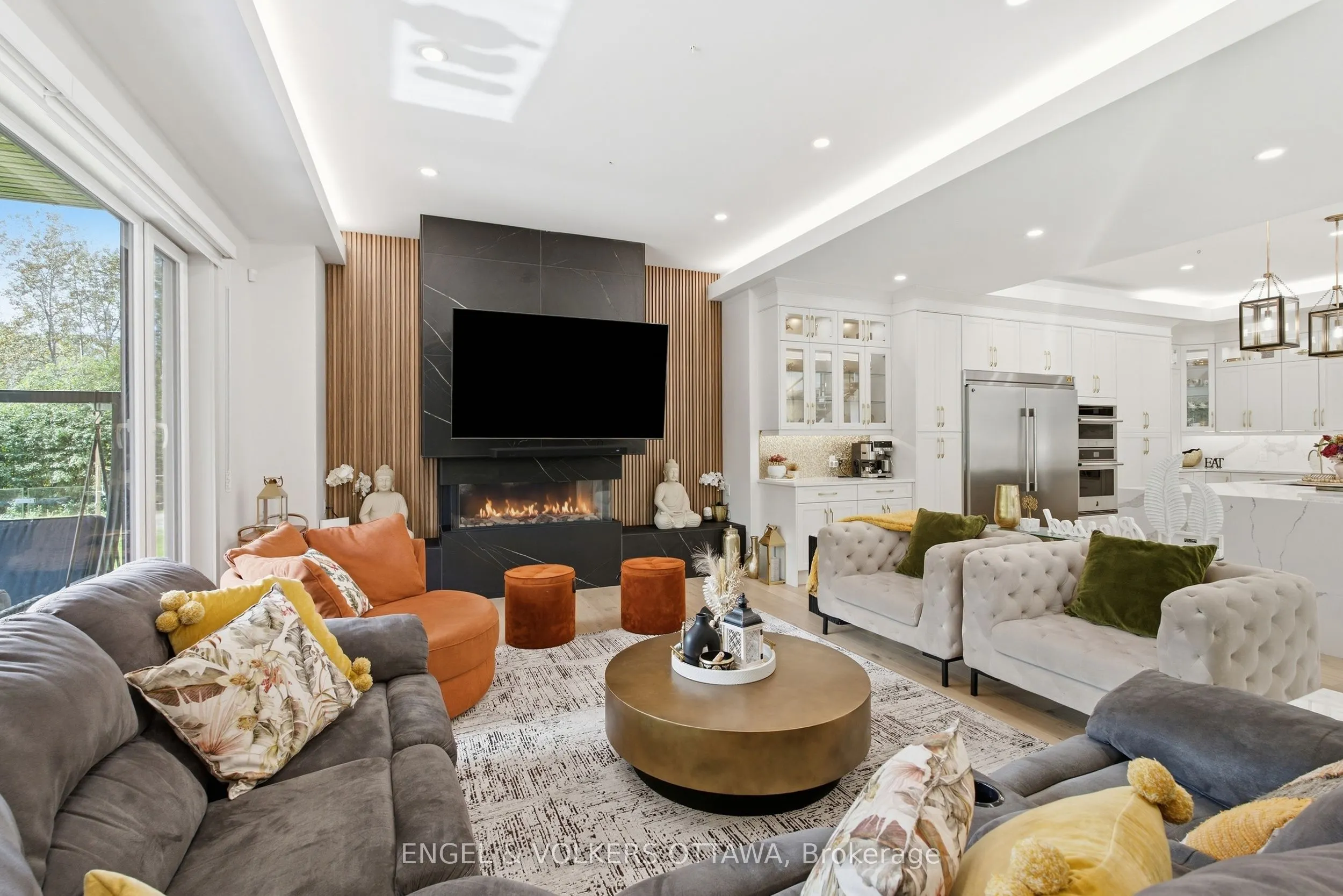 1057 Green Jacket Crescent