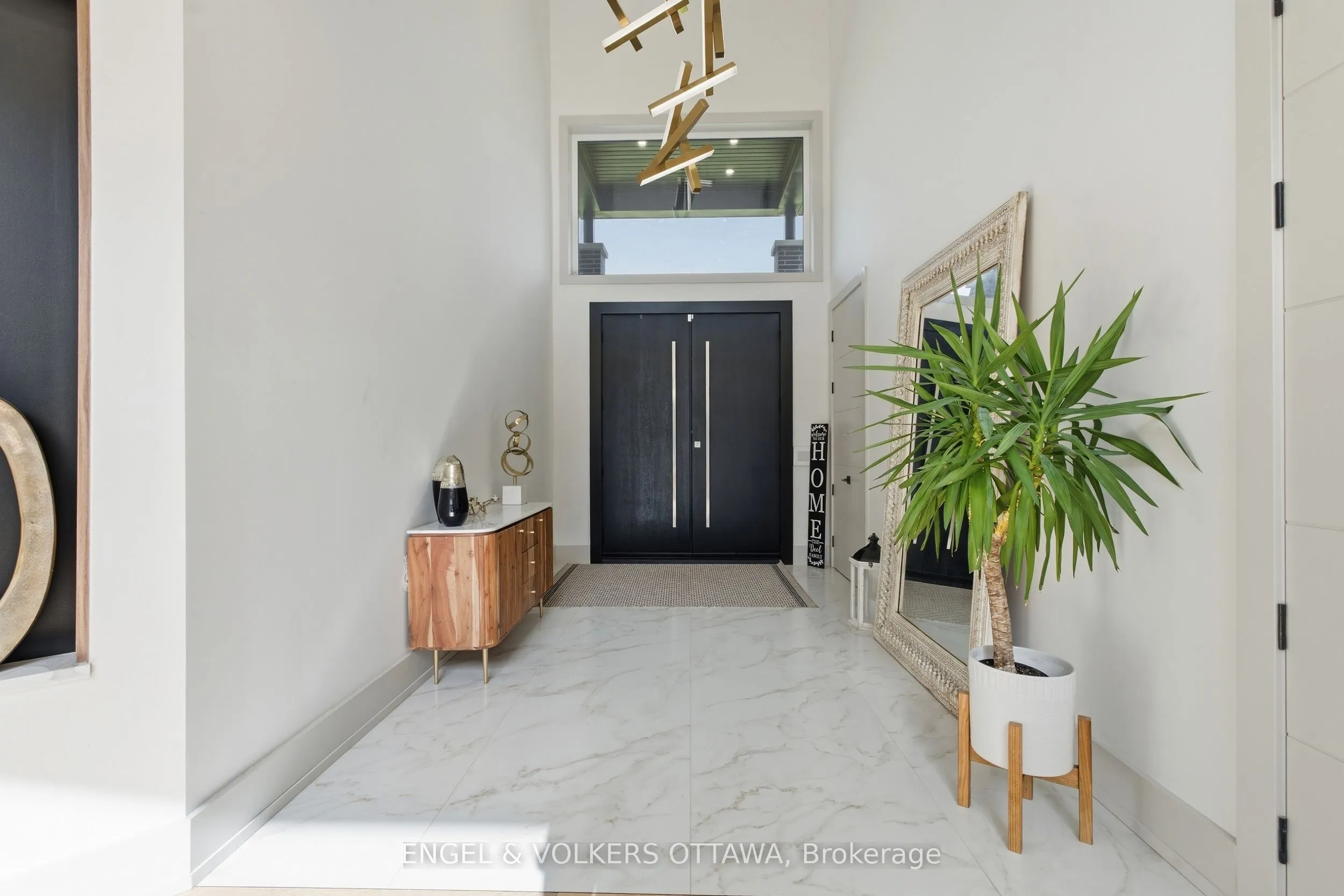 1057 Green Jacket Crescent