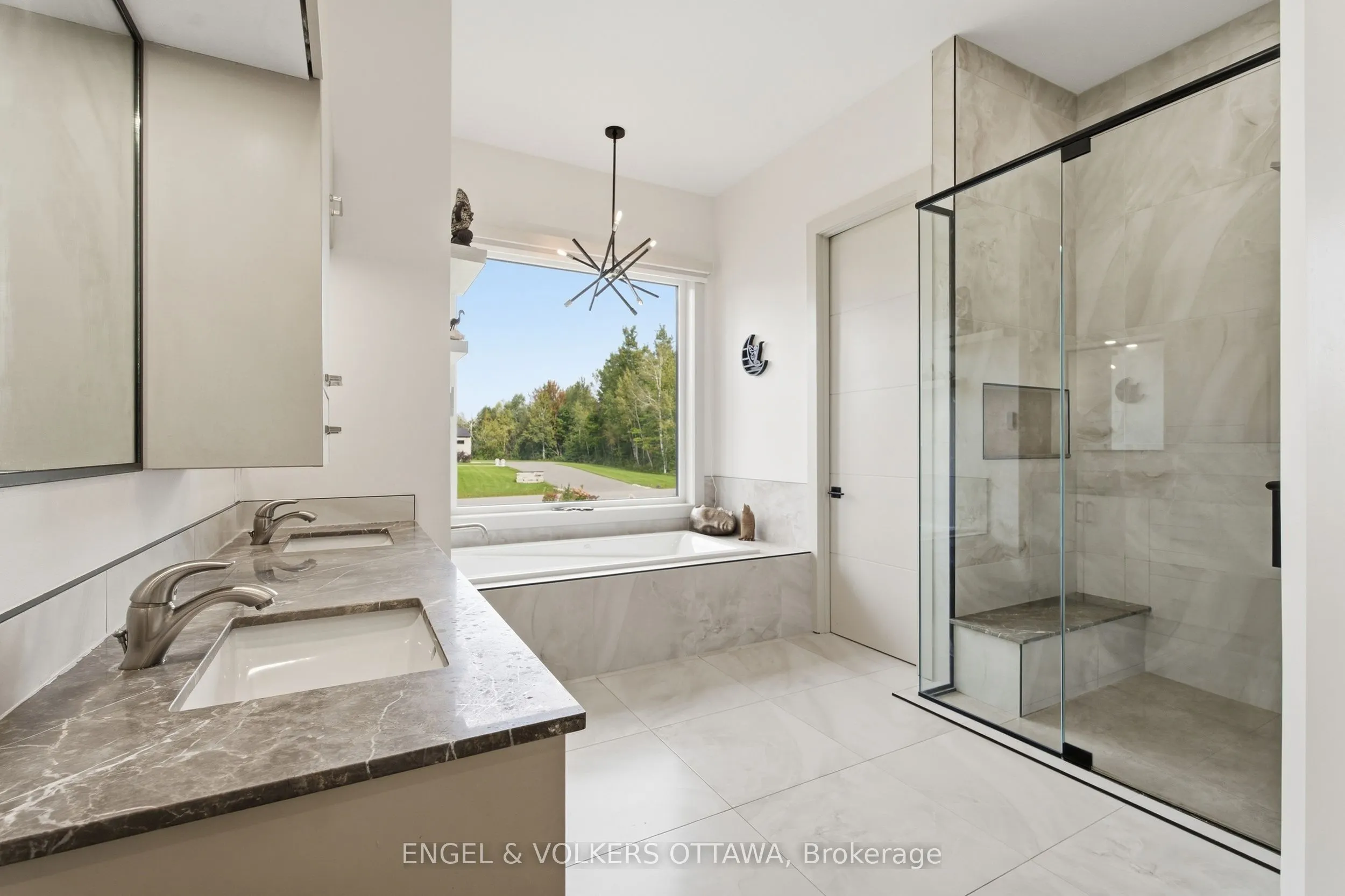 1057 Green Jacket Crescent