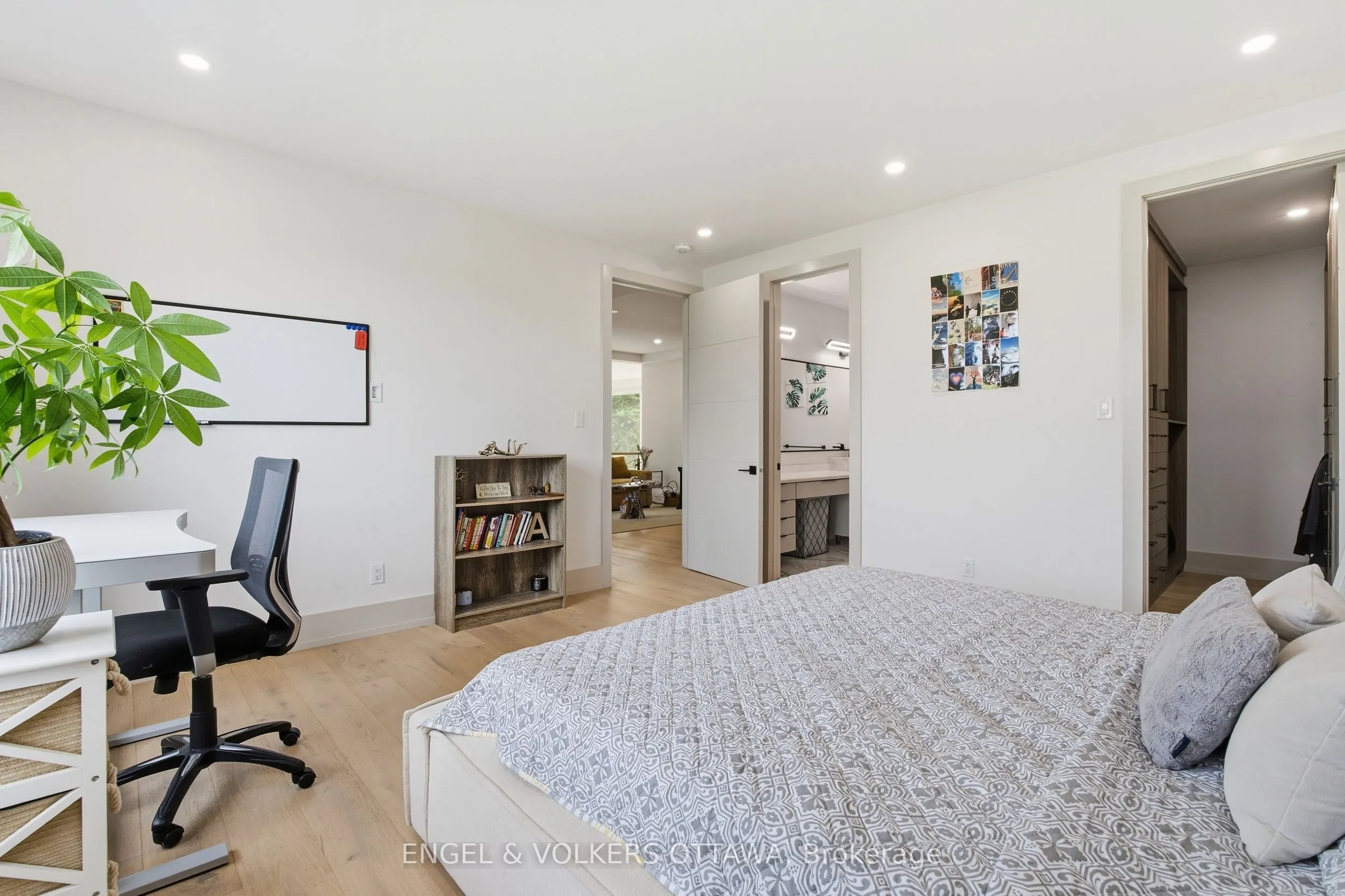 1057 Green Jacket Crescent