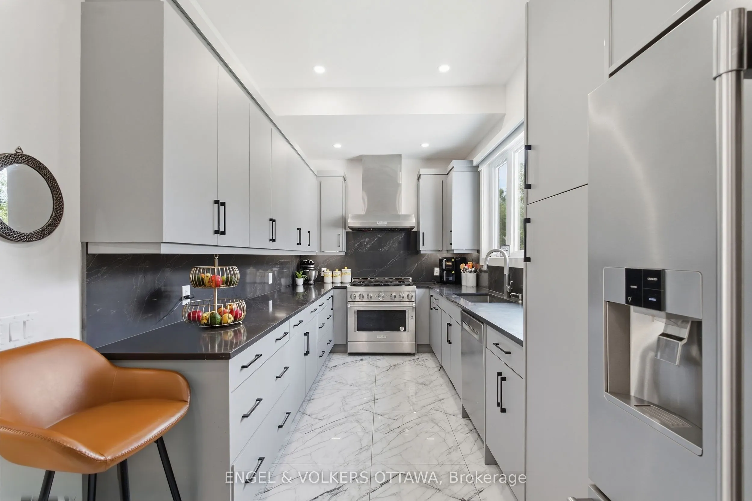 1057 Green Jacket Crescent