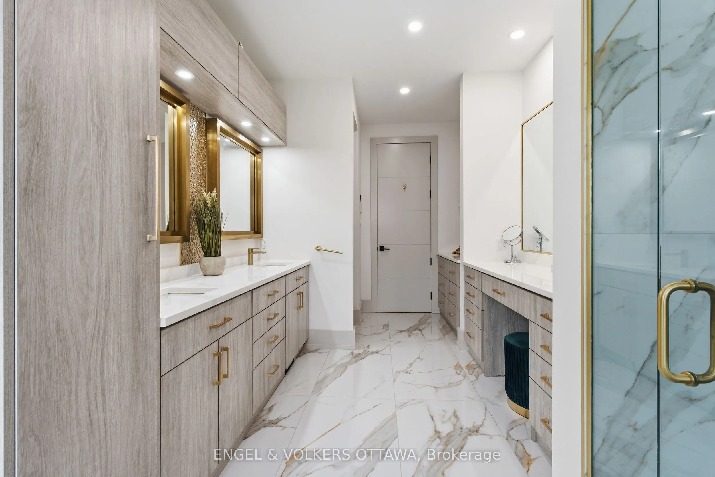 1057 Green Jacket Crescent