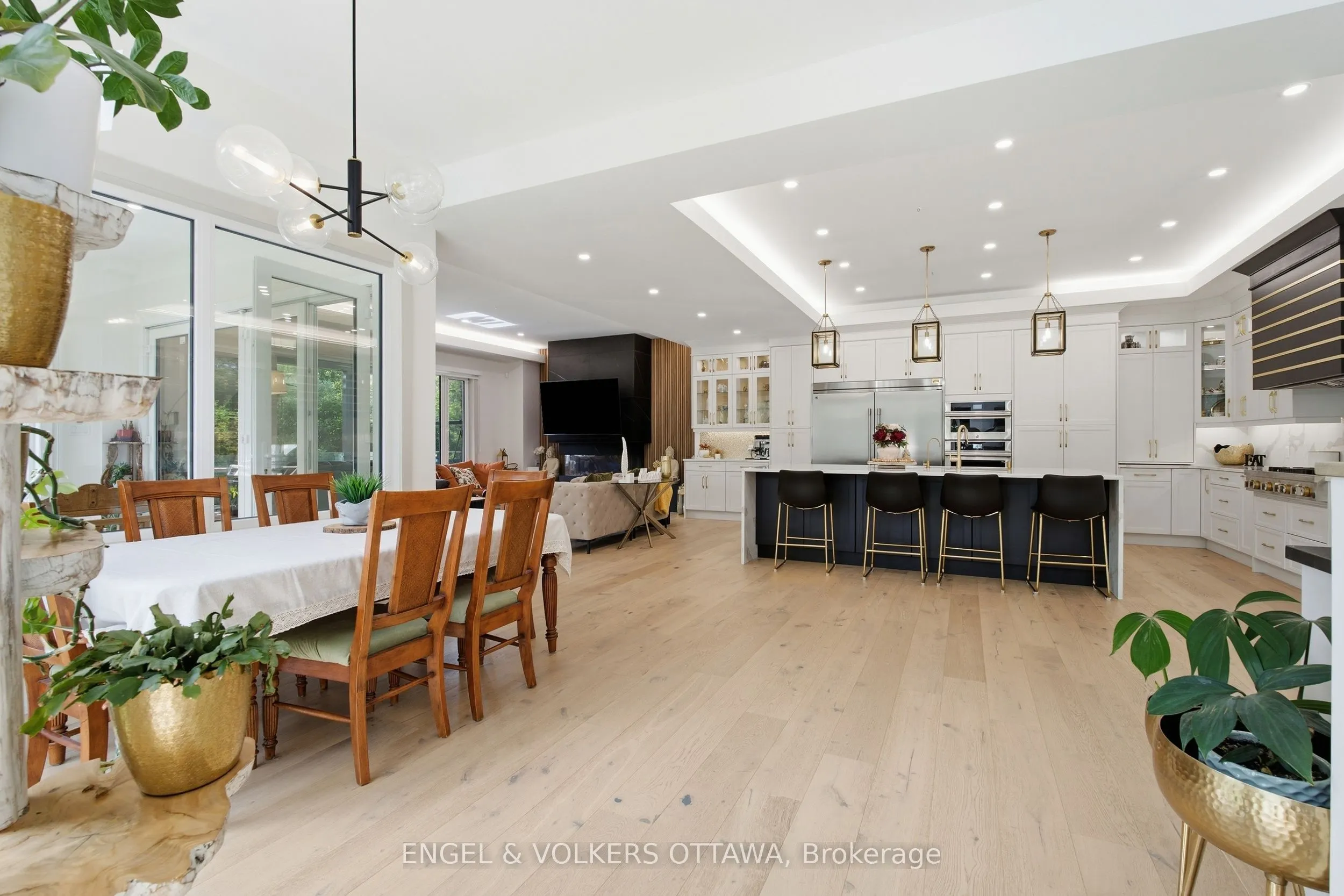 1057 Green Jacket Crescent