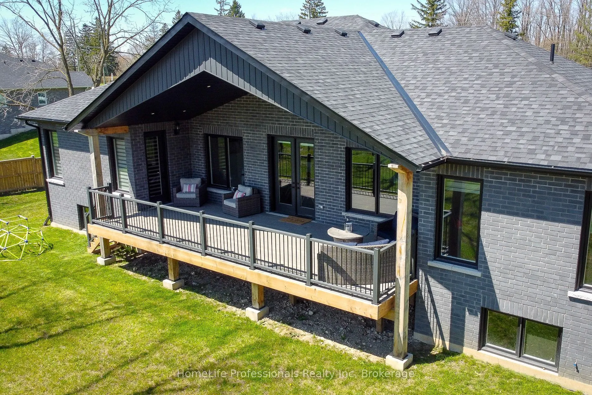 1266 Colborne Street W