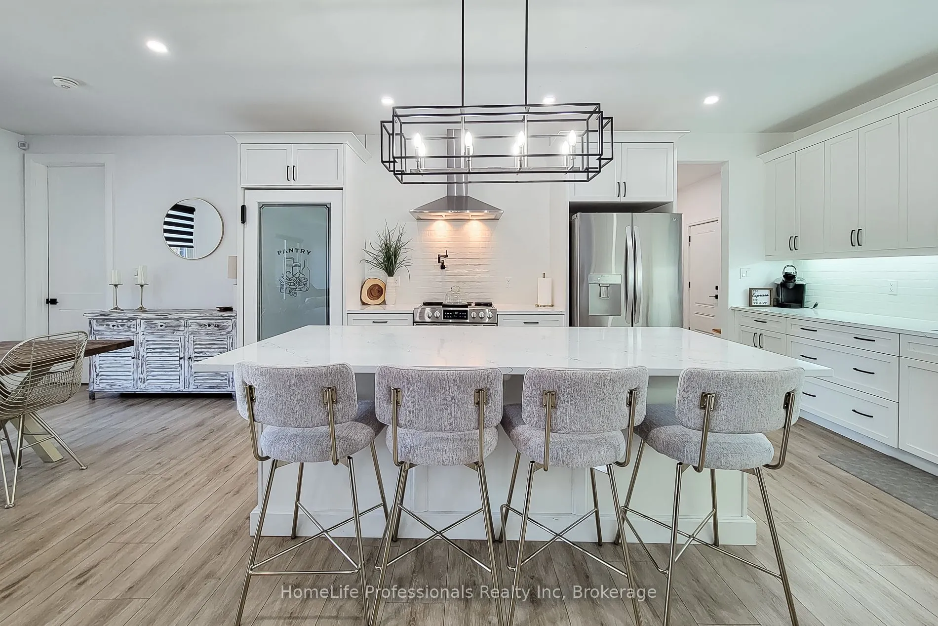 1266 Colborne Street W