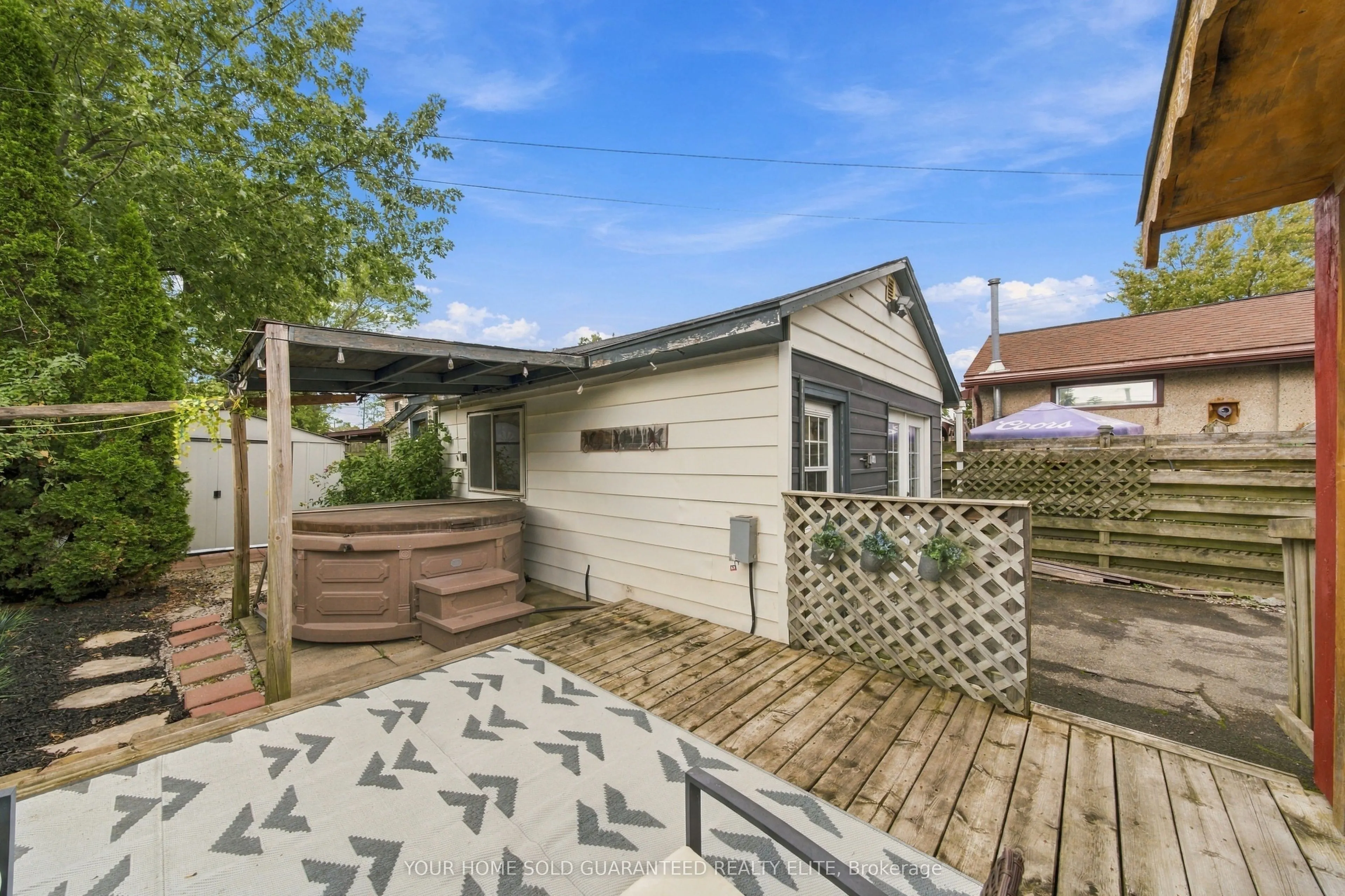 632 Steele Street