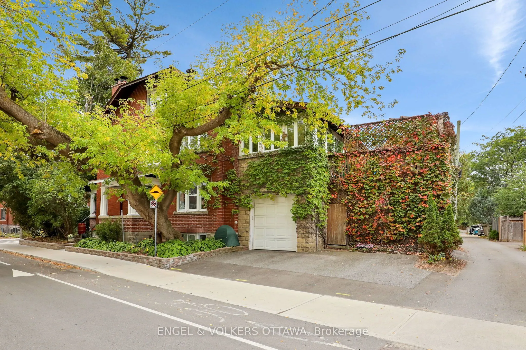 5 Woodlawn Avenue
