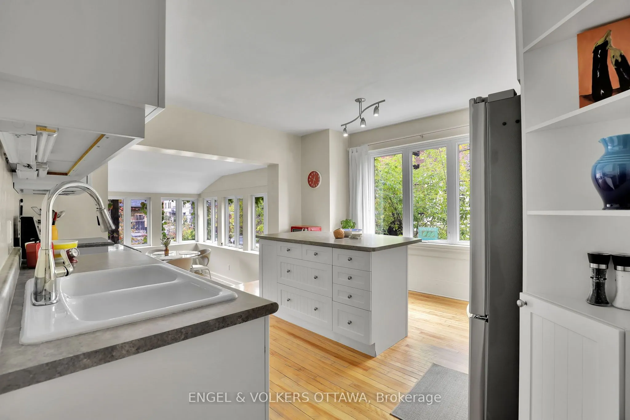 5 Woodlawn Avenue
