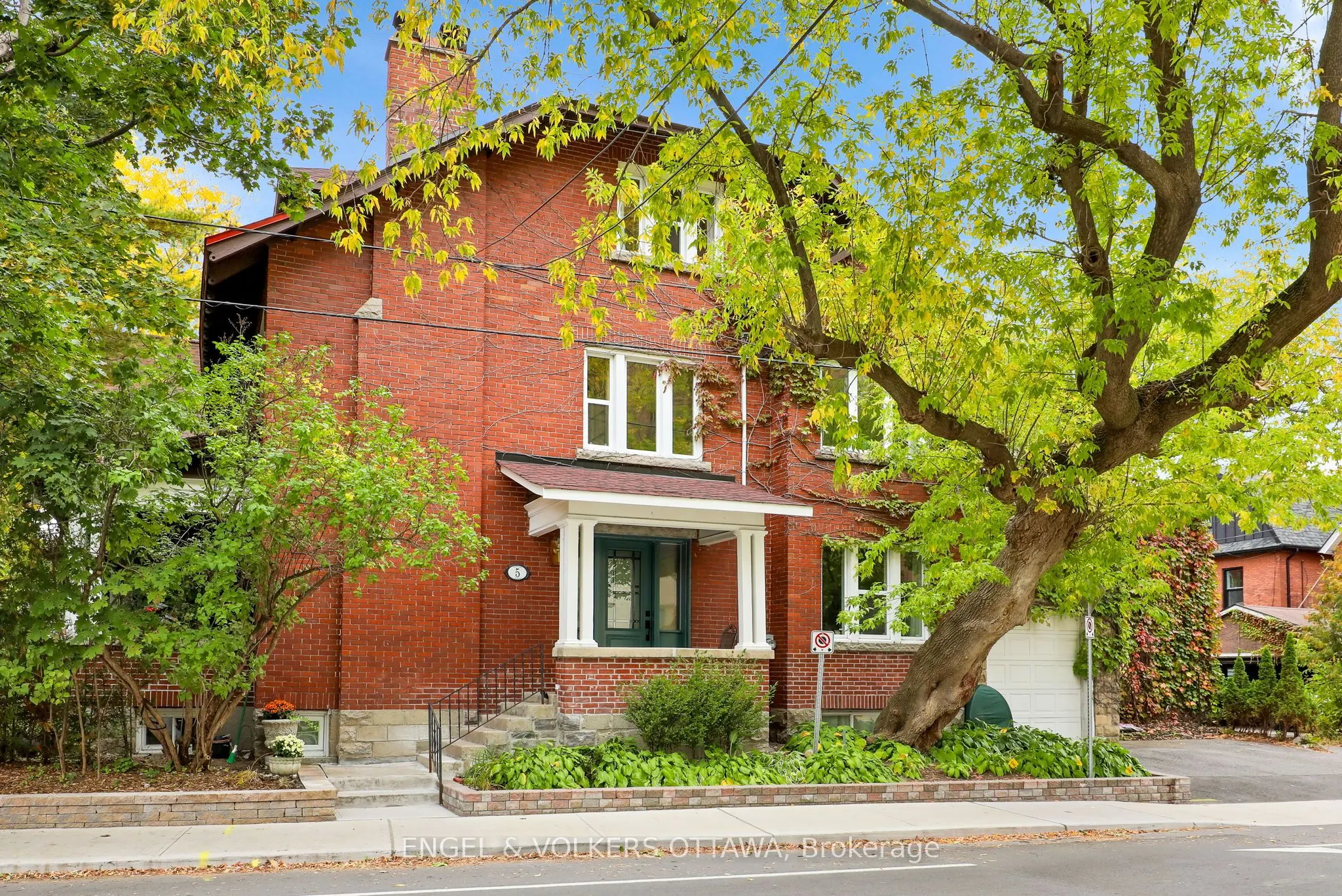 5 Woodlawn Avenue