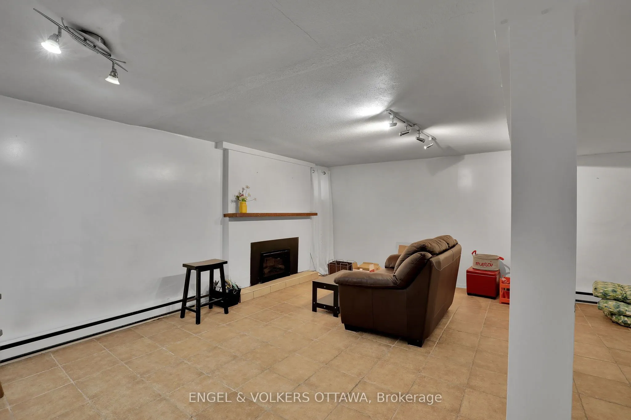 5 Woodlawn Avenue