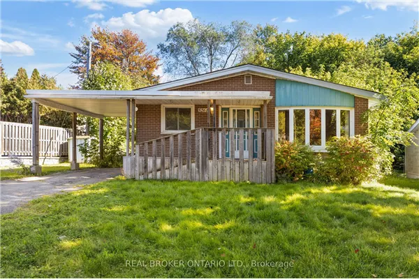 5261 Mclean Crescent