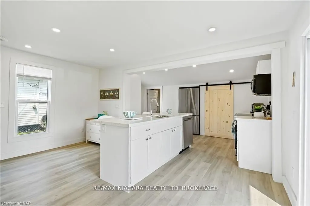 377 Cambridge Road W