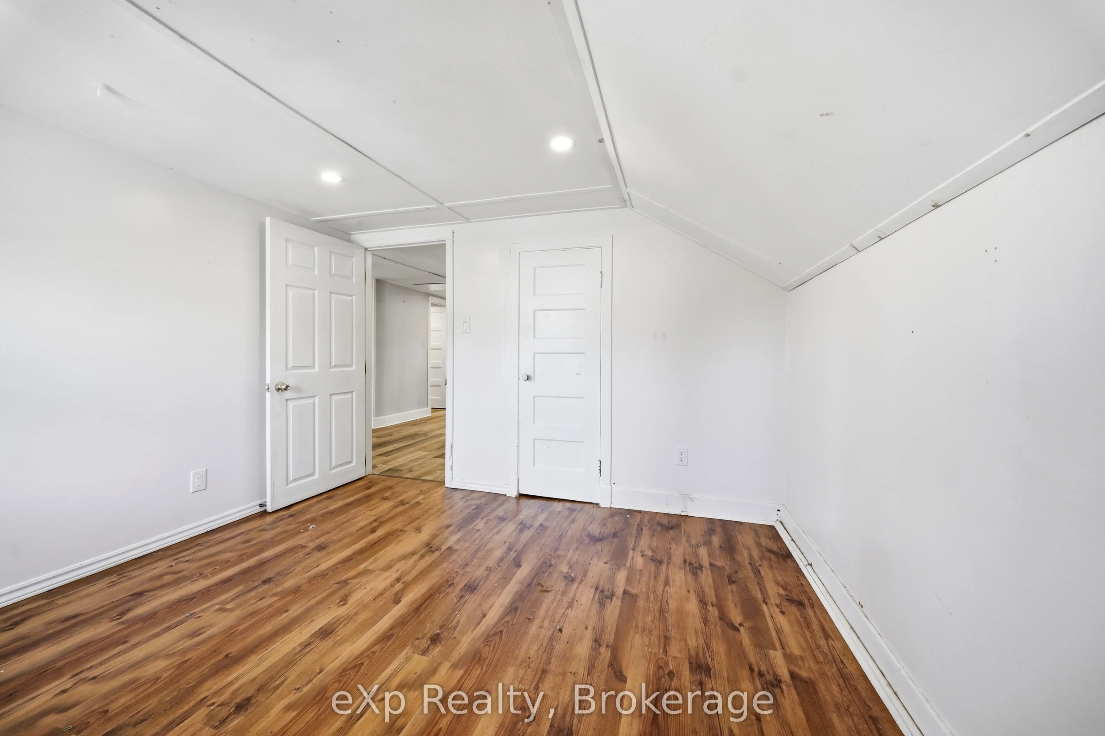 326 Sidney Street