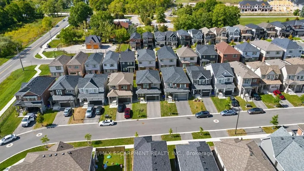 31 SANTOS Drive