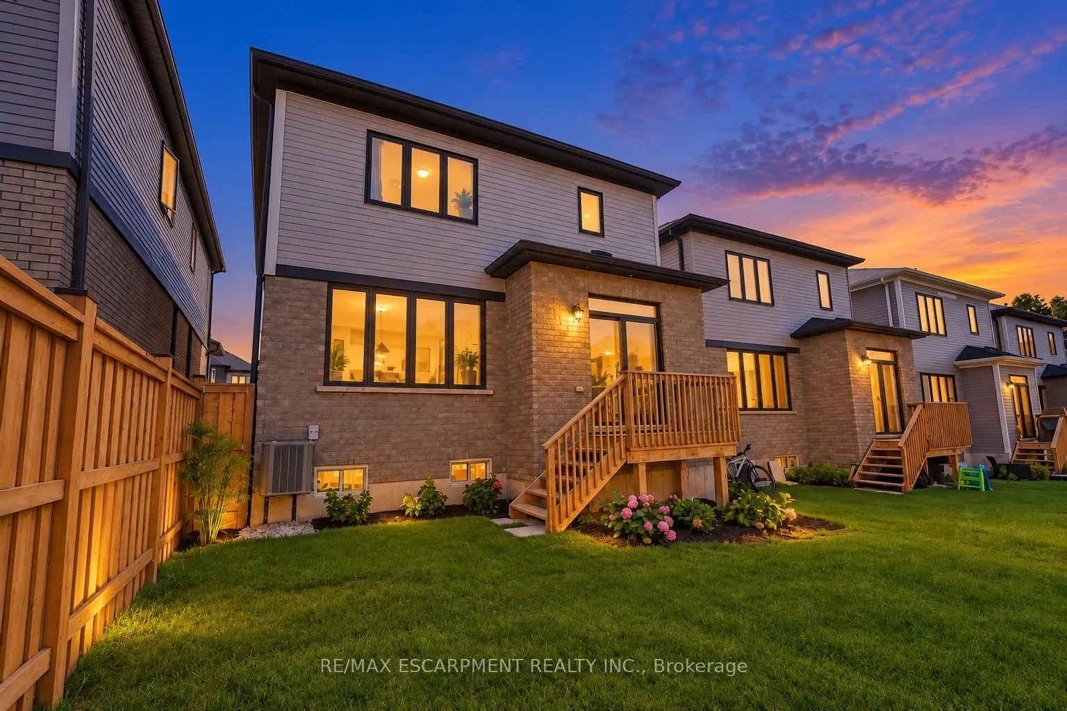 31 SANTOS Drive