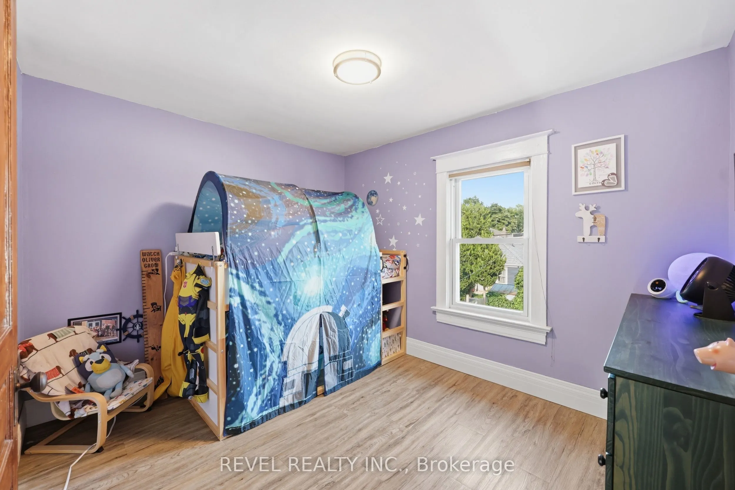 52 Berryman Avenue