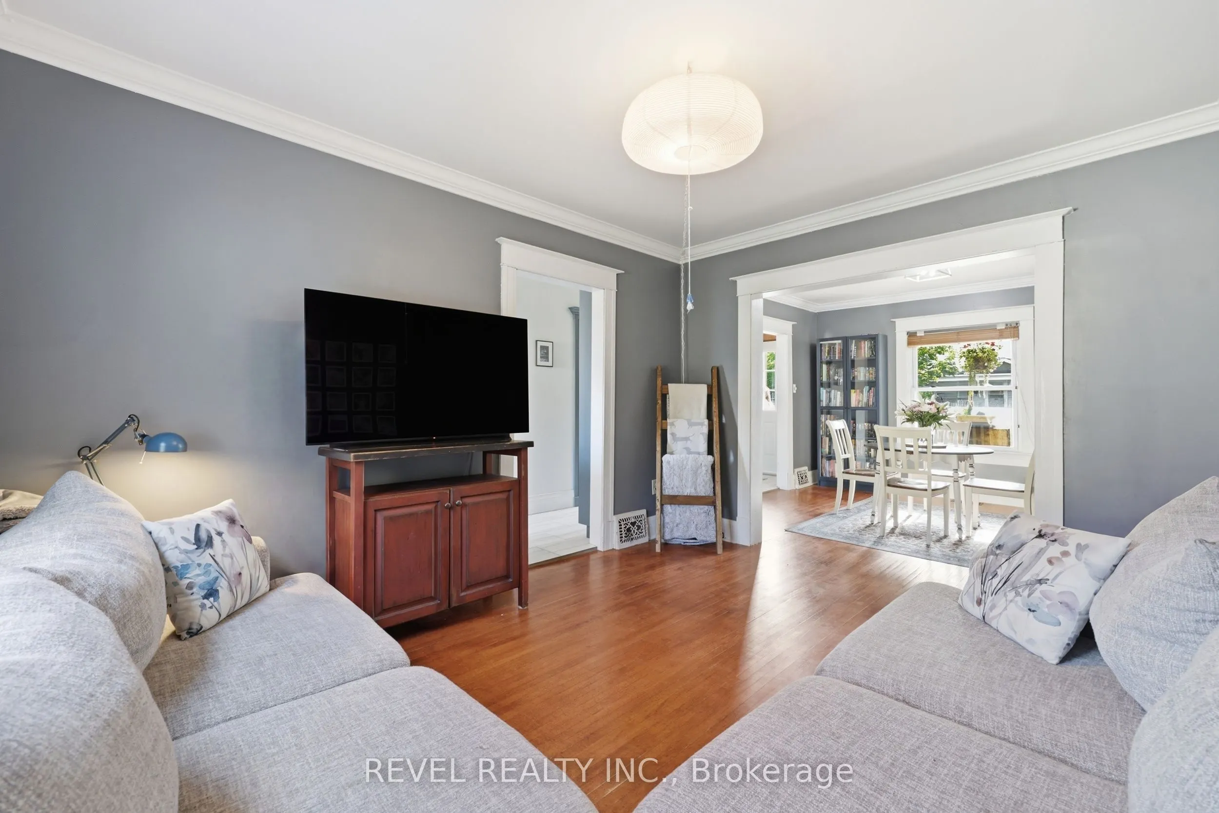 52 Berryman Avenue