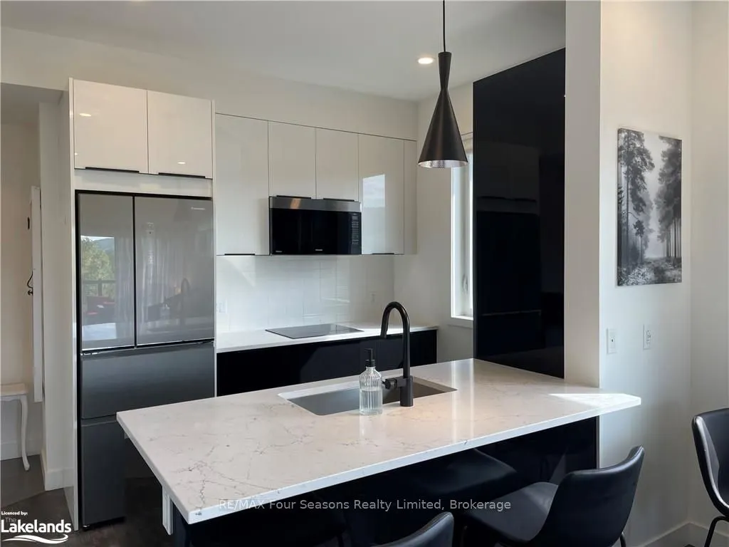 12 BEAUSOLEIL Lane #302