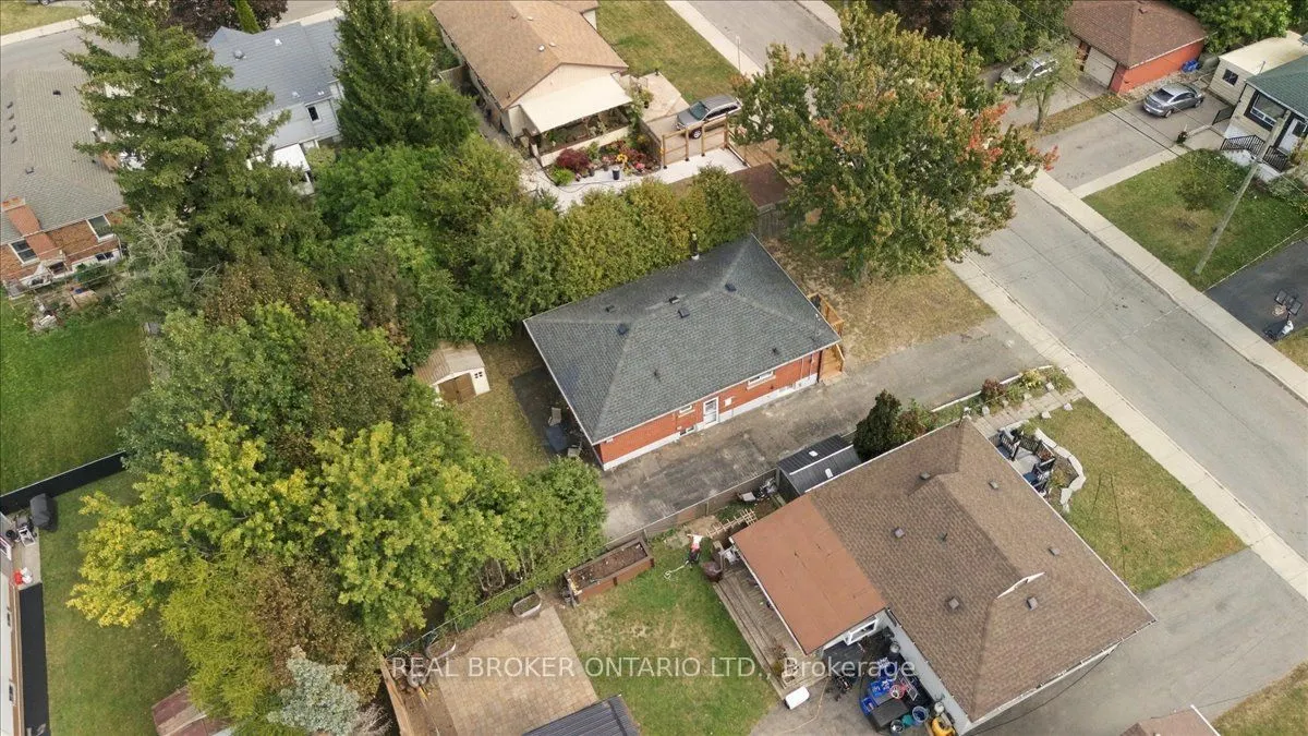 480 Rosseau Road