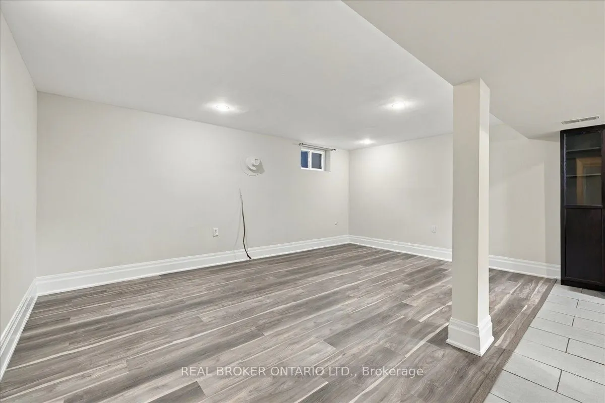 480 Rosseau Road