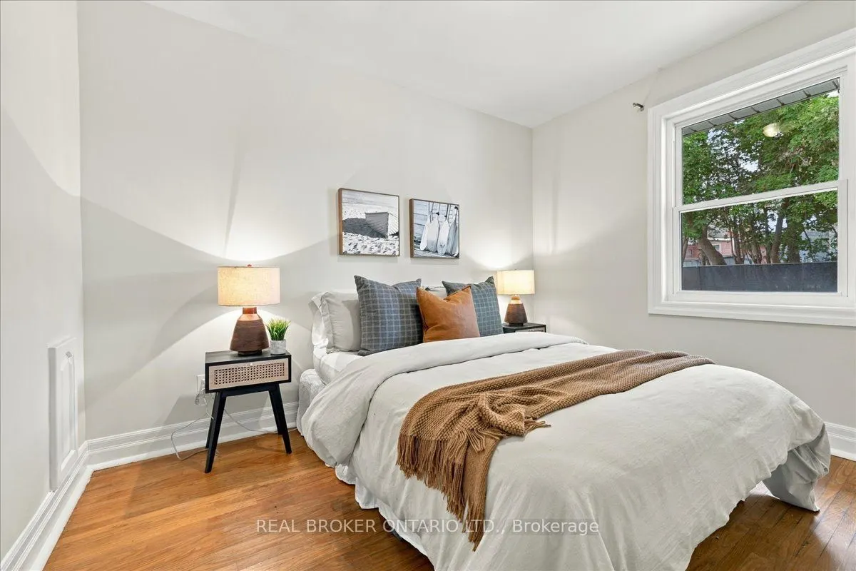 480 Rosseau Road